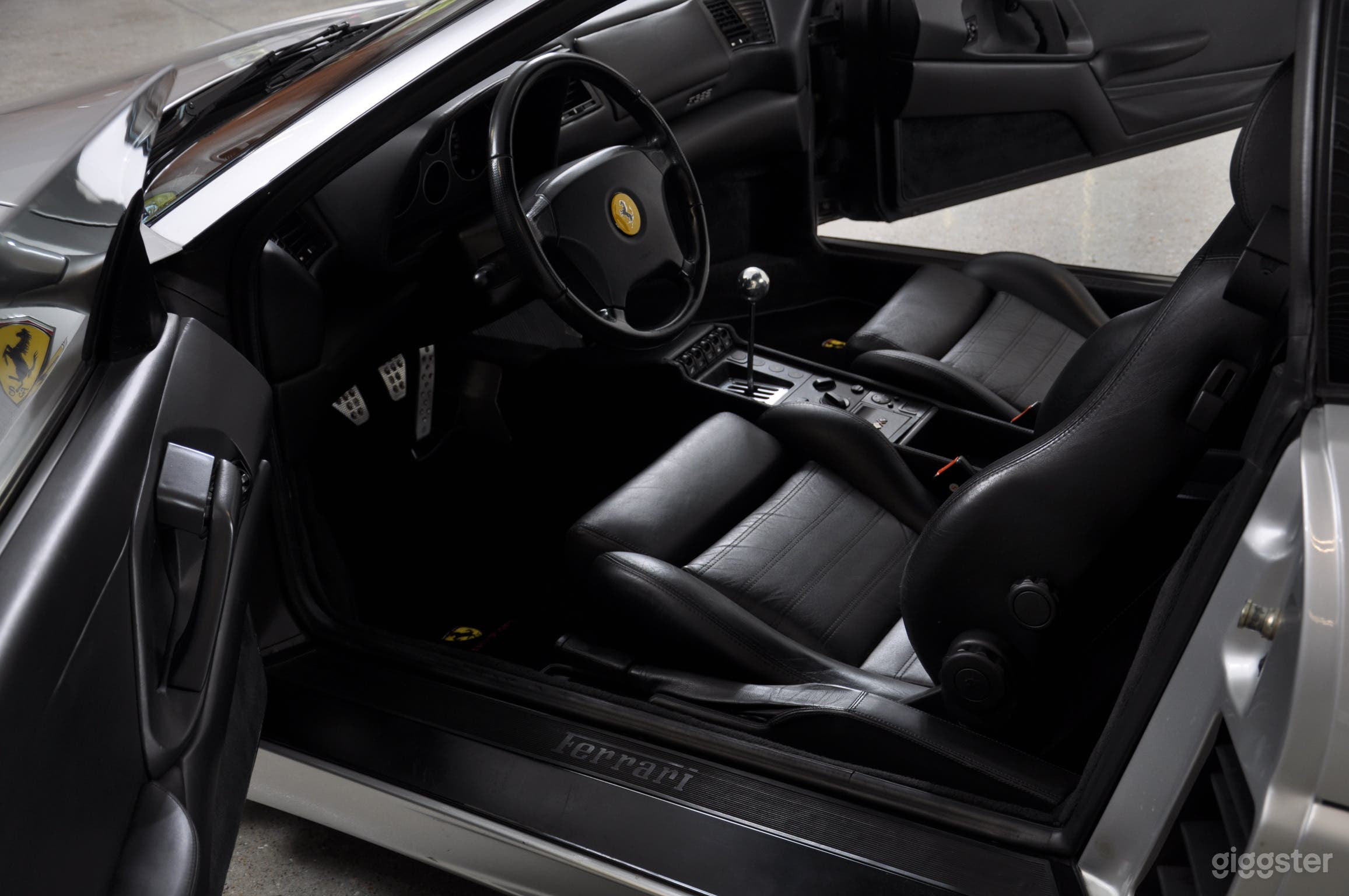 A Modern Classic - Ferrari F355 Photo 3