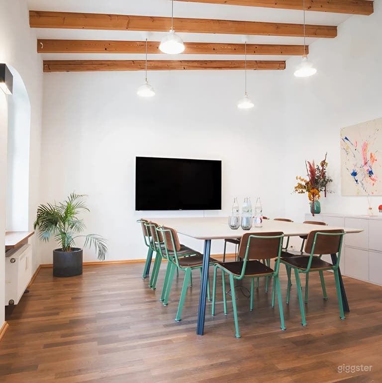  Moderner Meetingraum mit Garten & Lounge in Berlin 