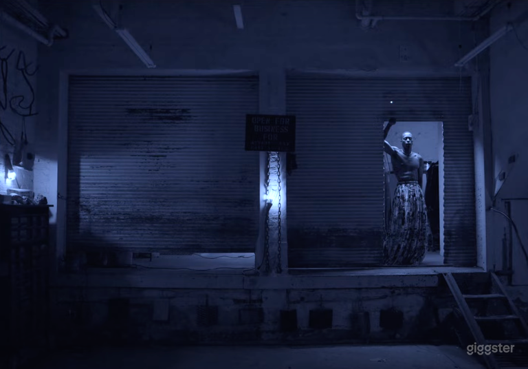  Garage & Loading Dock in 1920s Warehouse 