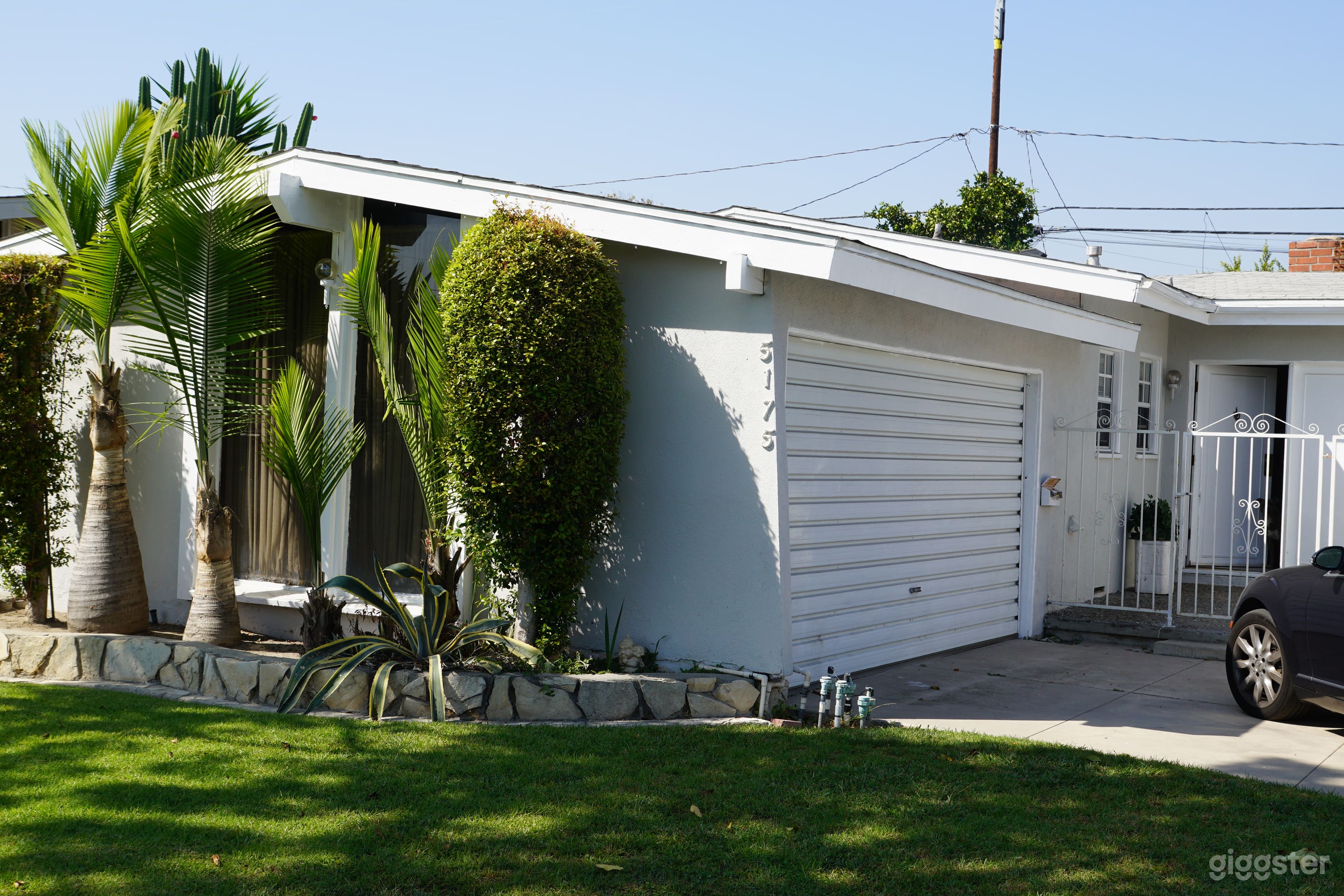 Charming 3 Bd House with Backyard Deck for Filming Photo 1