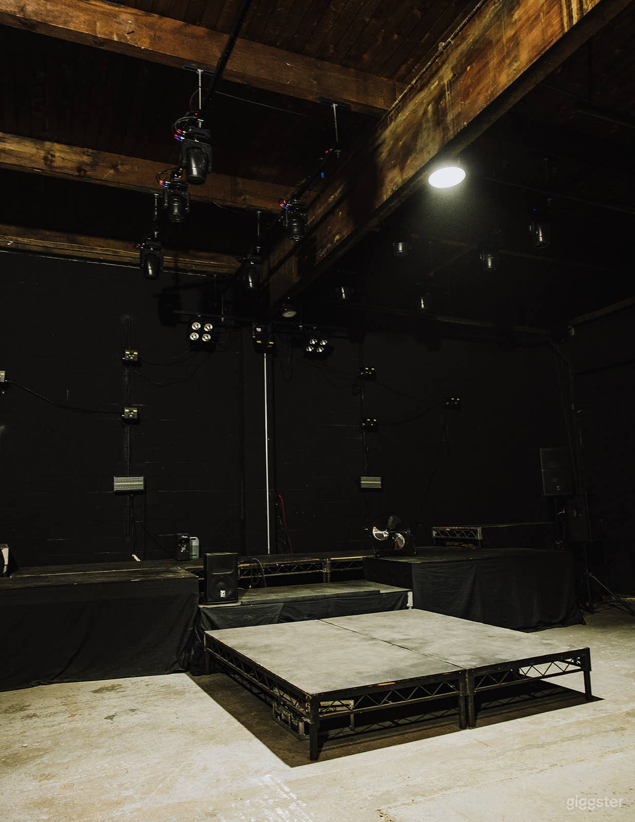 Stage &amp; lighting rig