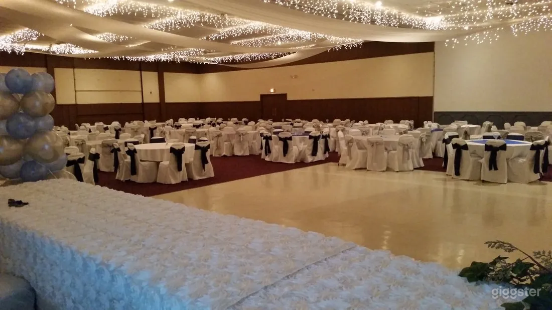 Colonial Room Photo 2