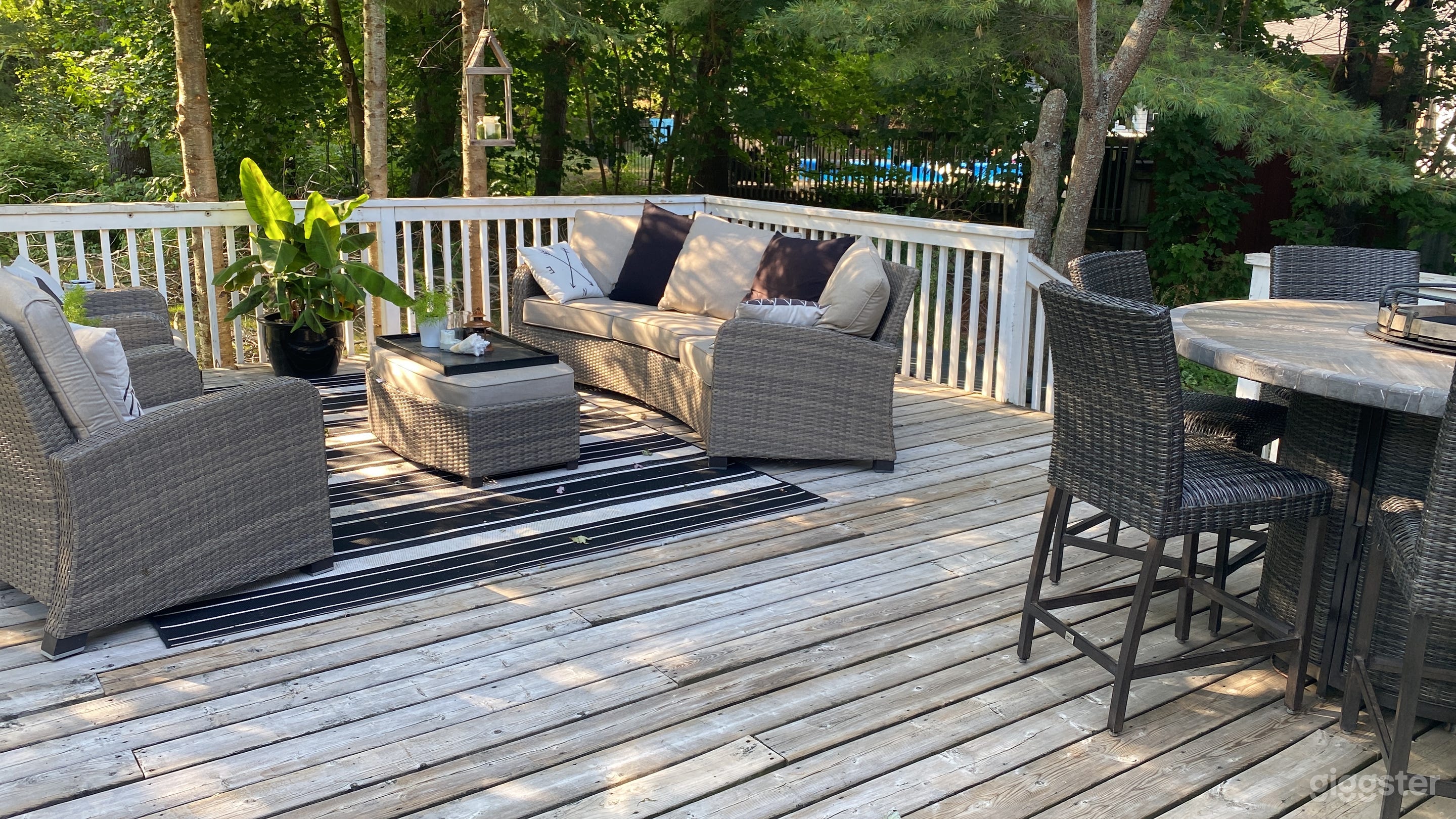 Ranch Bungalow with golf course view Photo 3