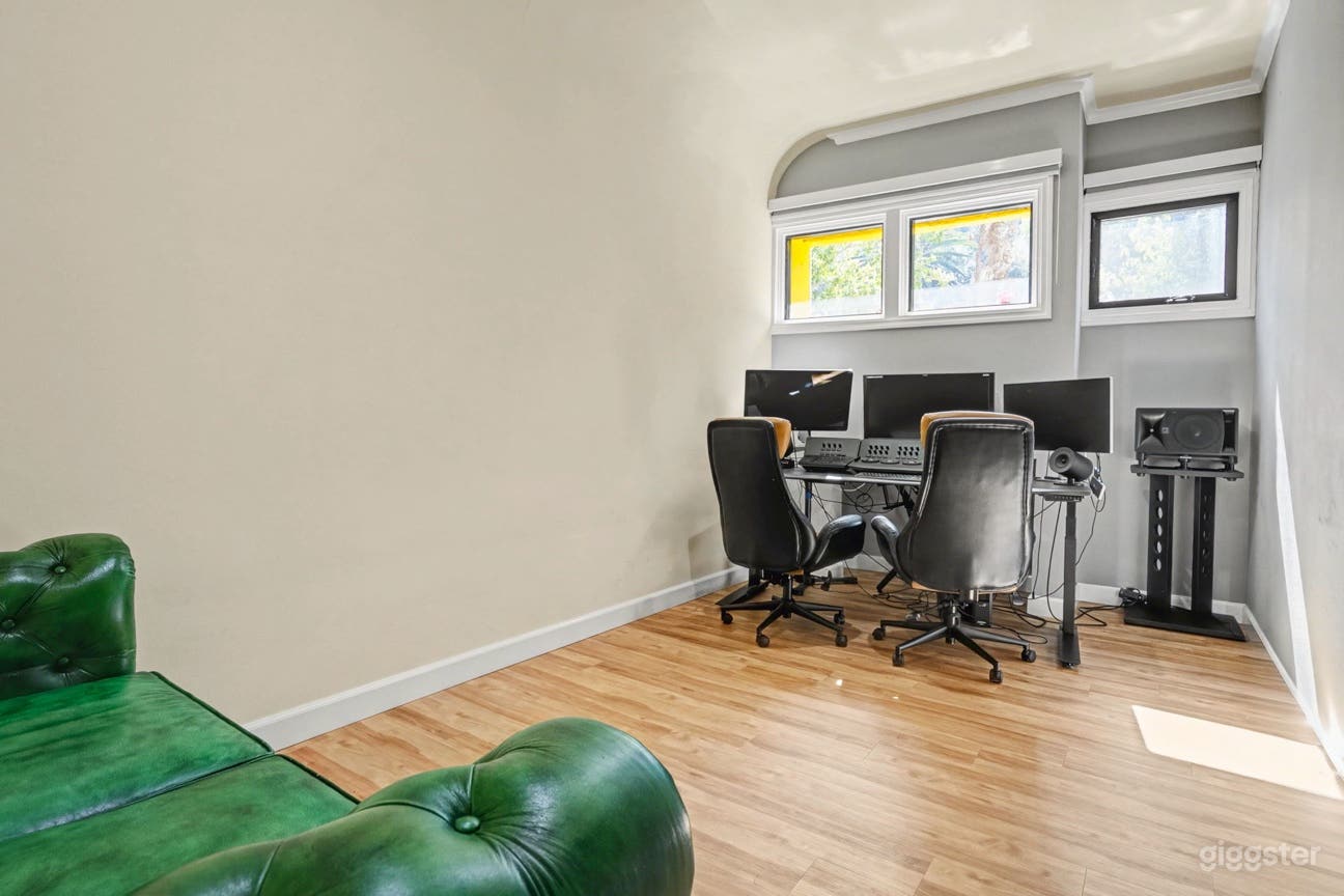 Post Production Studio Photo 2