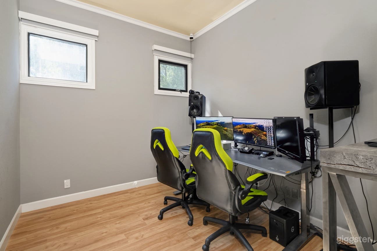 Post Production Studio Photo 3