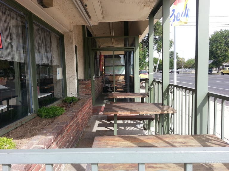  Classic Diner - 7102 