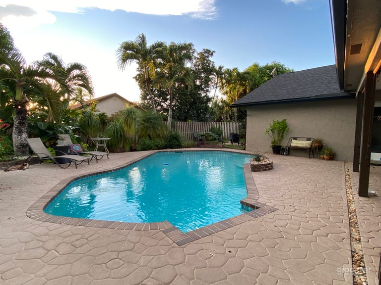  Oasis Tropicale avec Piscine, Patio, Foyer & Jeux 