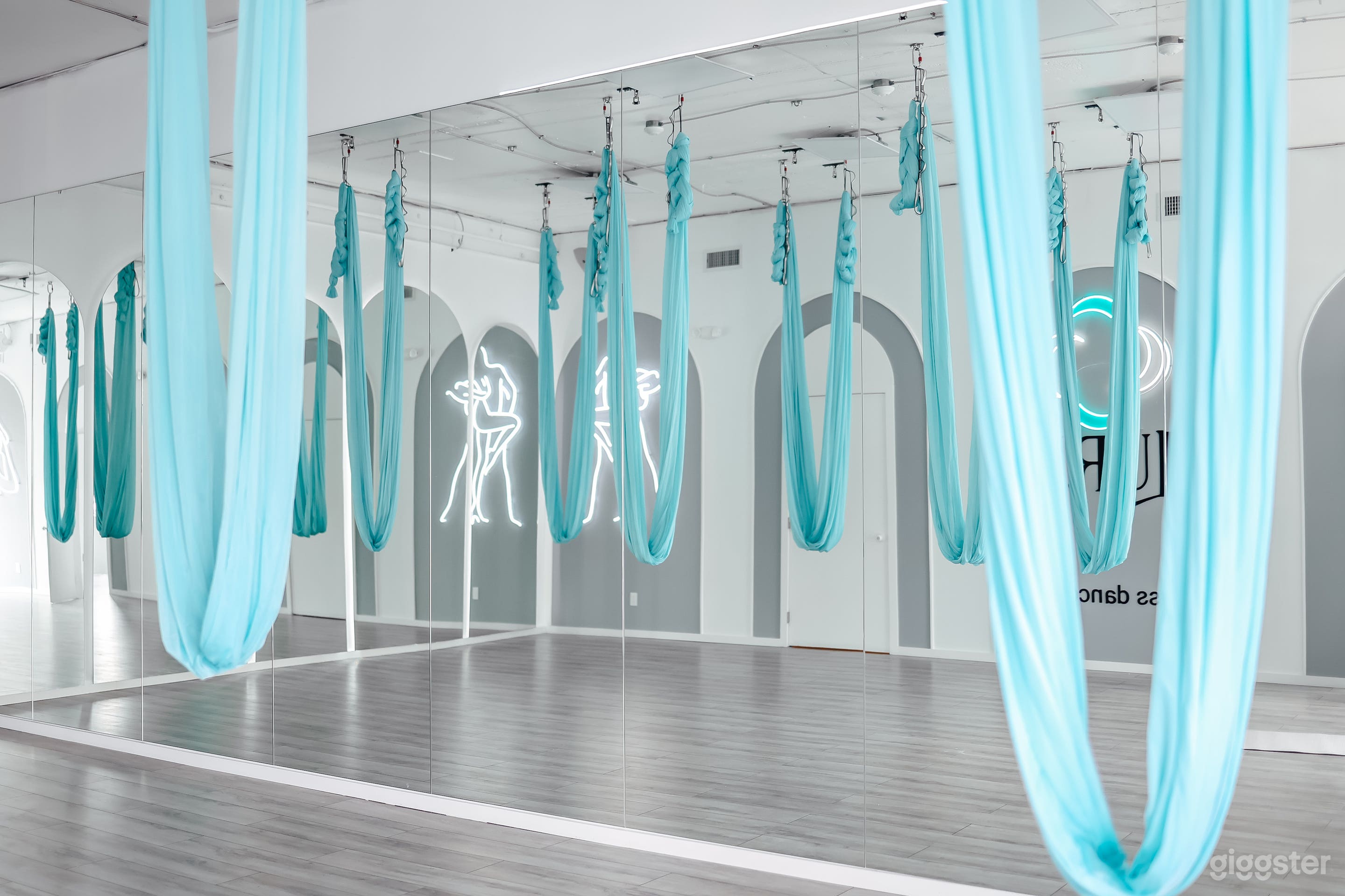 Bright and Versatile Fitness Dance Event Studio Photo 4