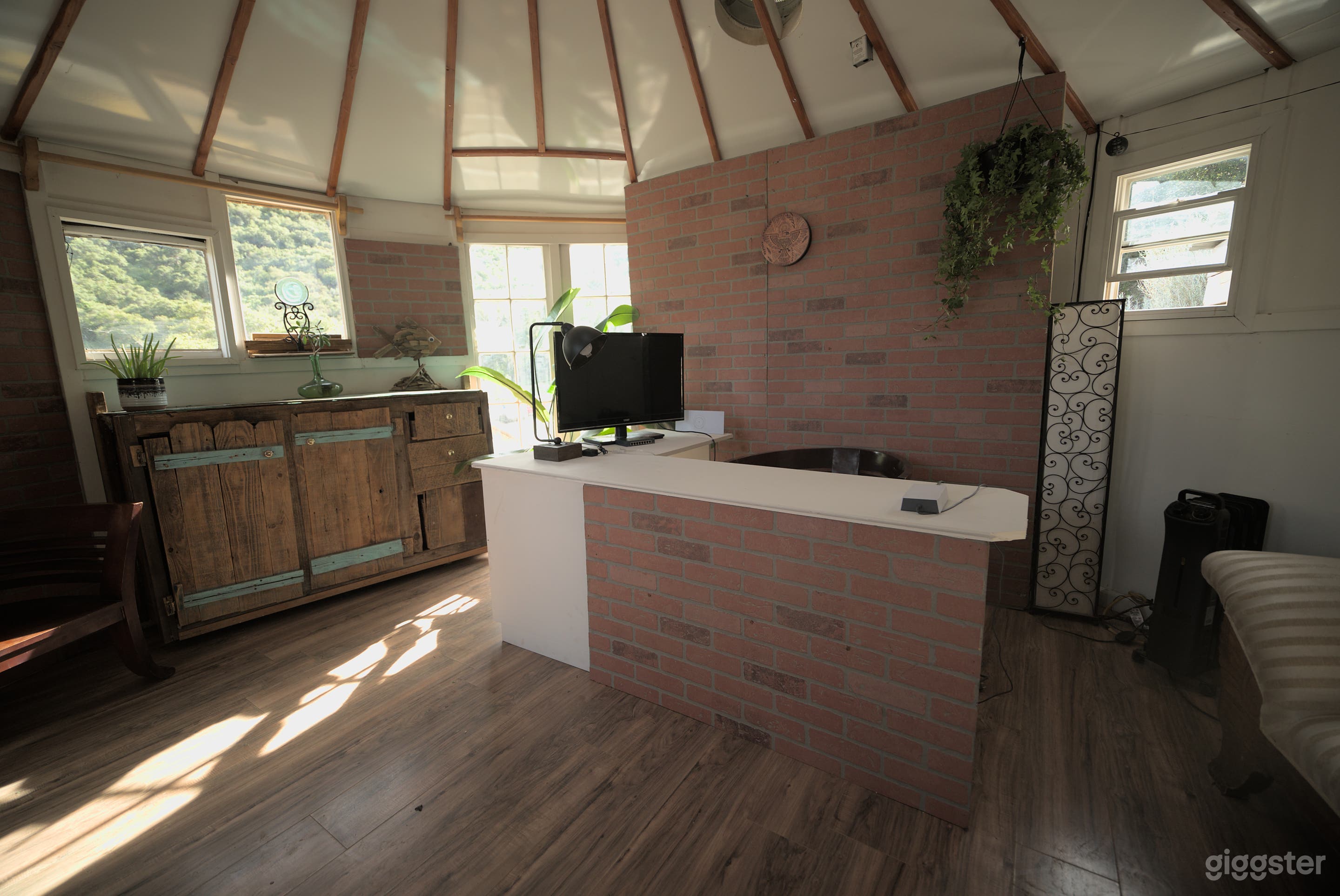 Country Office Suite - Unique Remote Office Workspace Photo 4