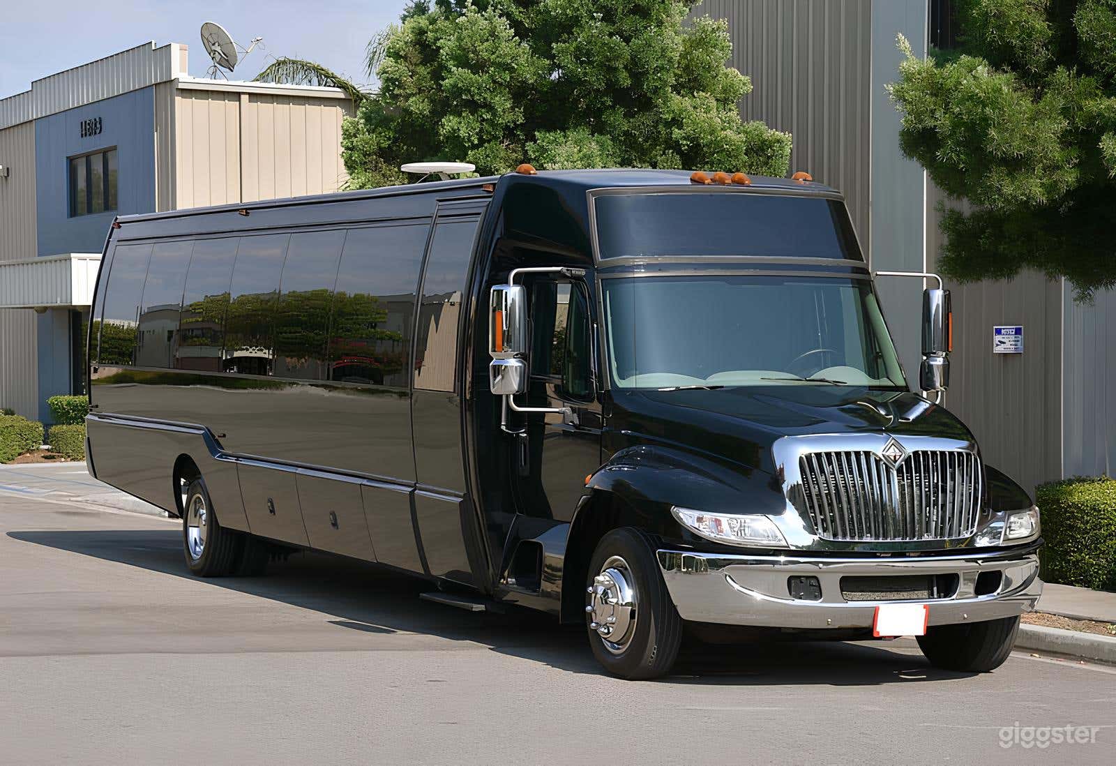 International Limo Party Bus 28 Photo 1