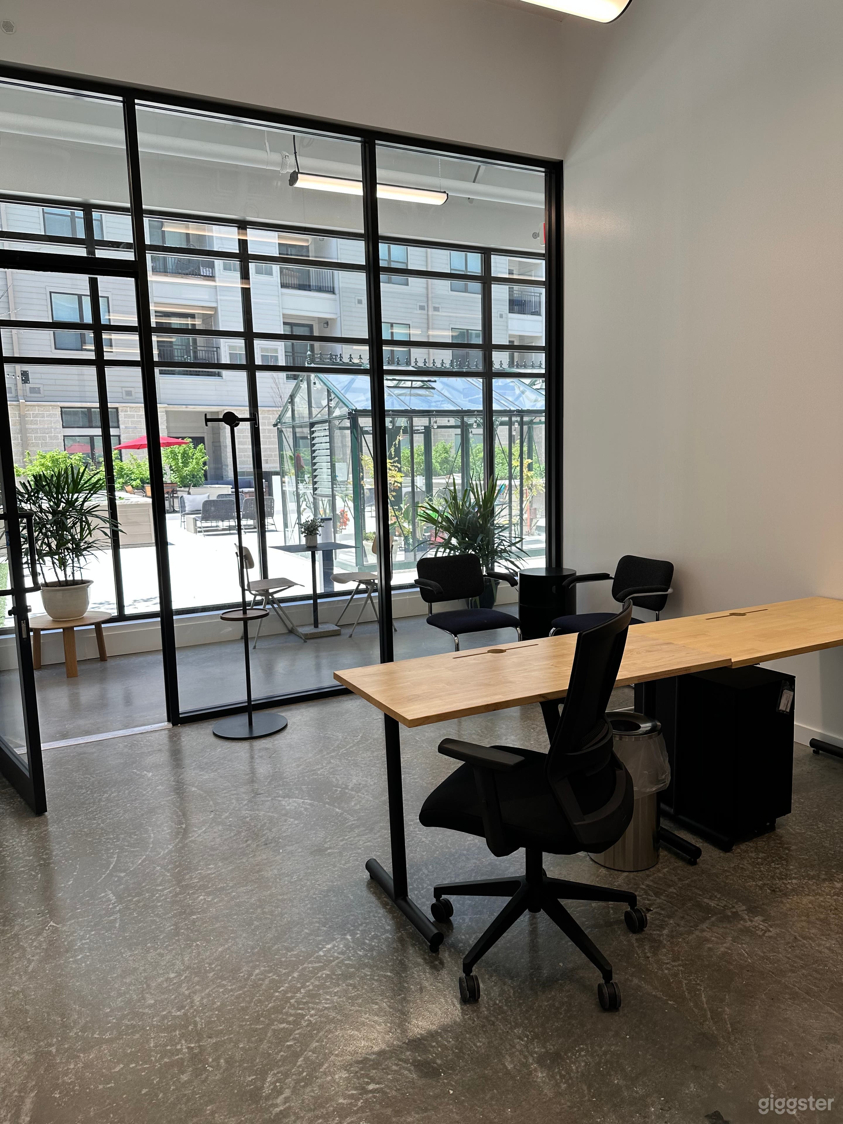 Vintage City Offices -Production Minutes from NYC Photo 4