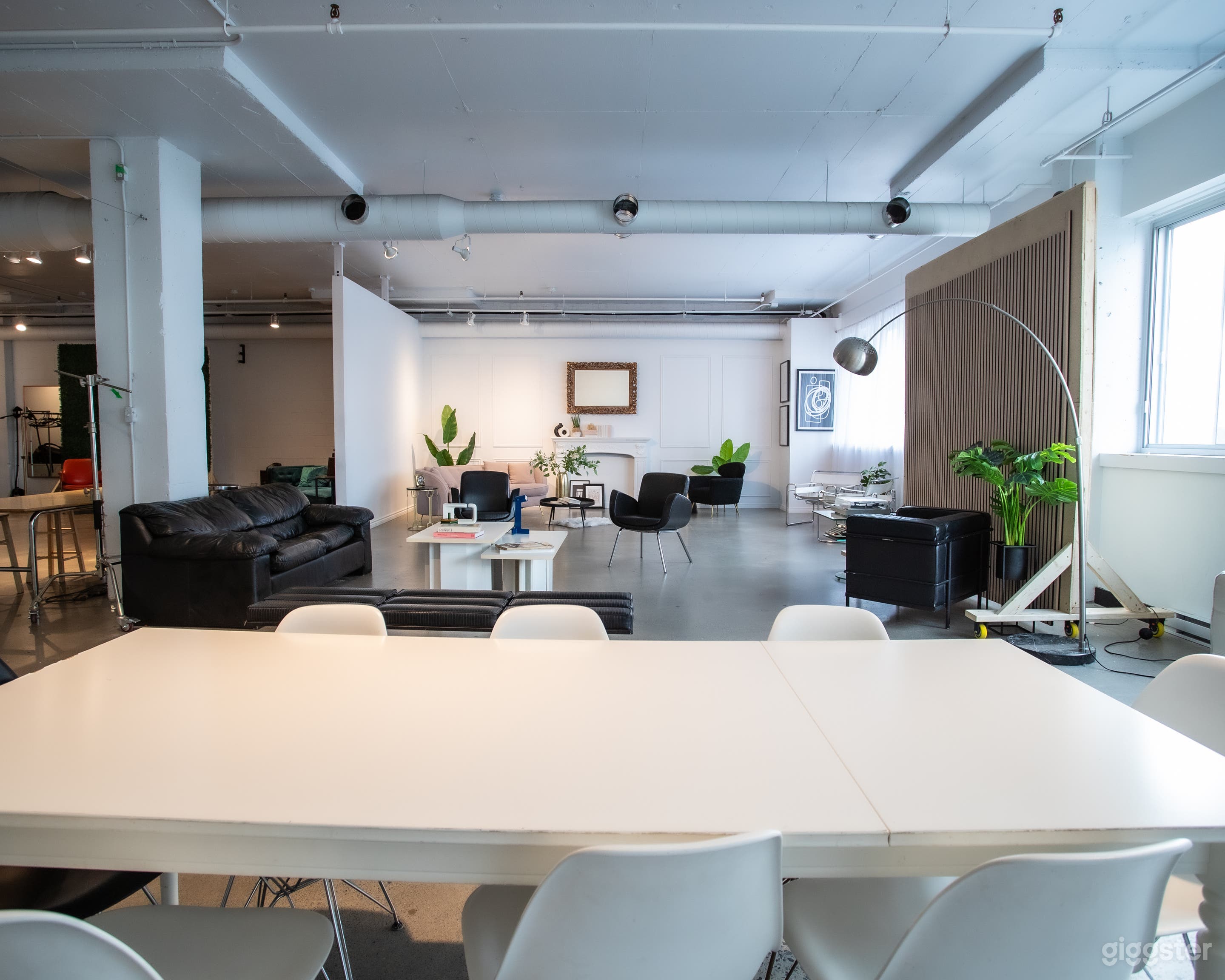 Large Studio Space  Photo 4