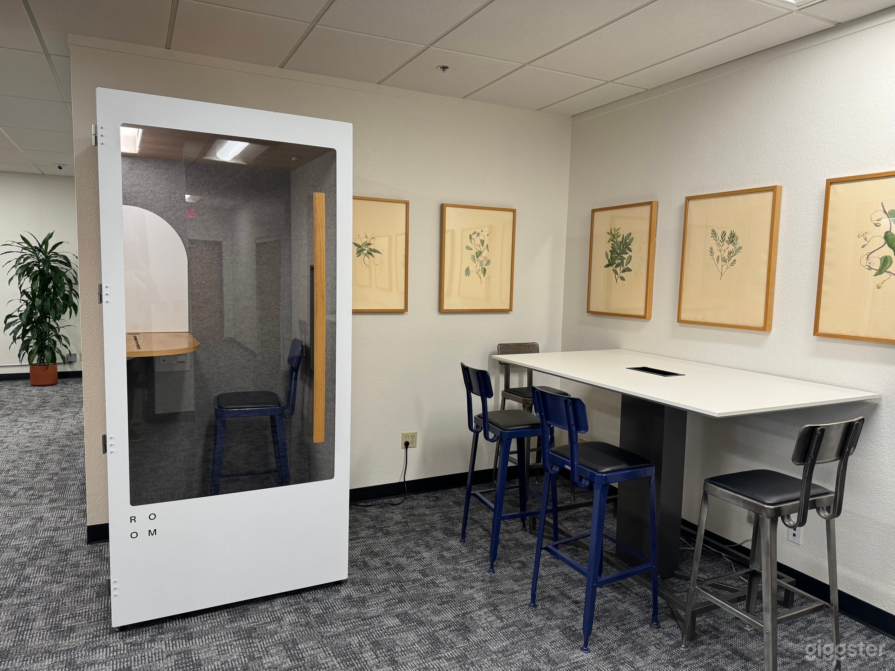 Meeting Room for 6 in Midtown Sacramento Photo 3