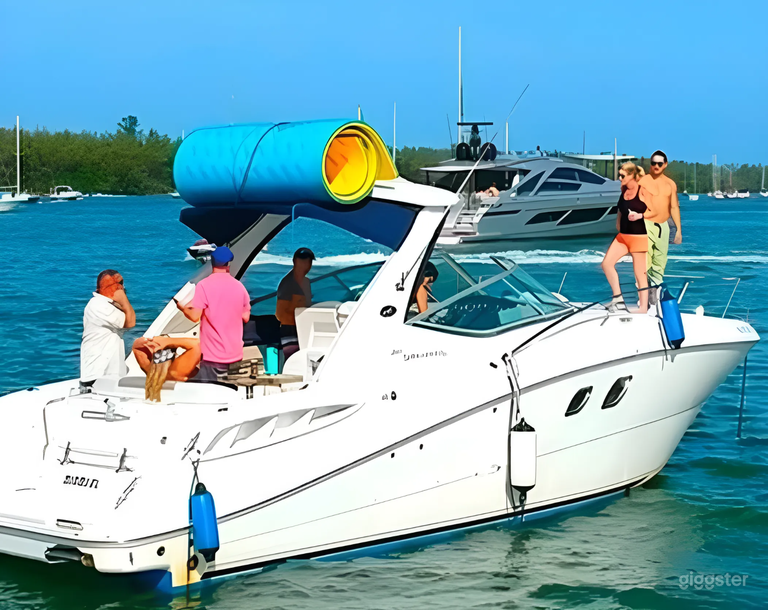  34ft Sea Ray Sundancer | Restroom & Kitchen on Board  