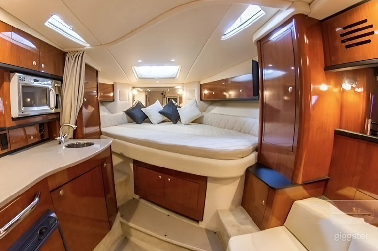 34ft Sea Ray Sundancer | Restroom & Kitchen on Board  