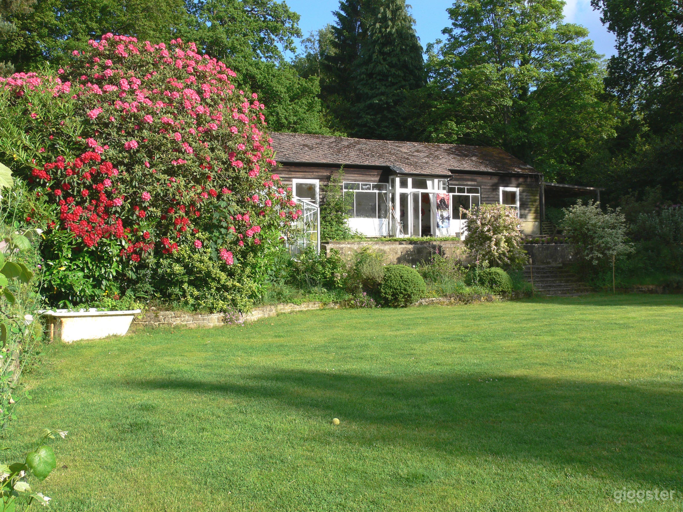 Large Victorian Country House with 3 acre garden Photo 2