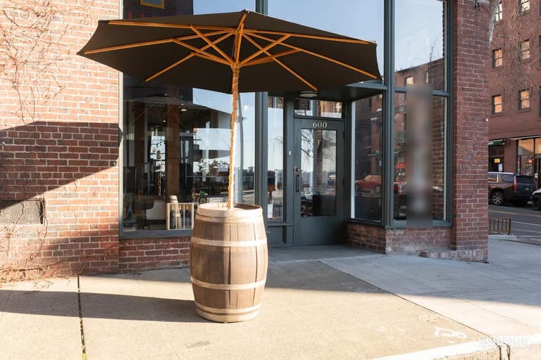  Opulent Winery Seattle Waterfront Tasting Room 