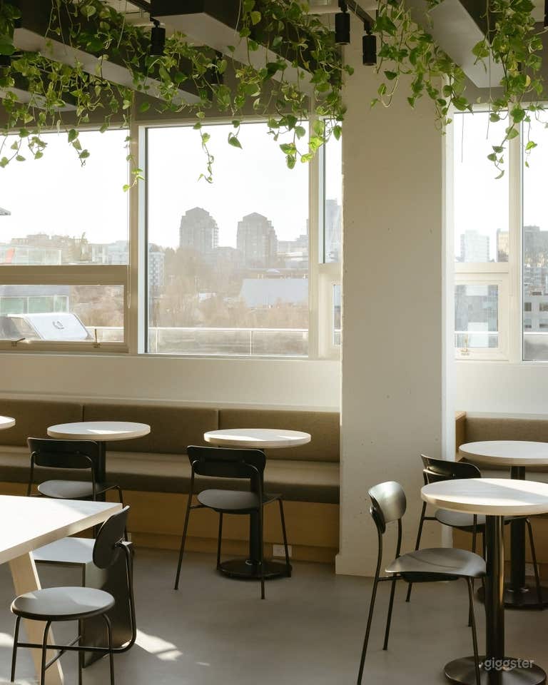  Bistro Event Space With Rooftop Patio 