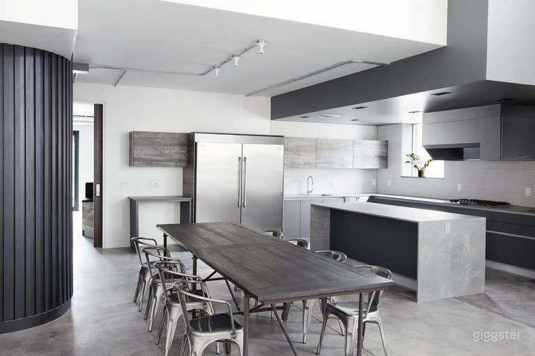  Industrial Studio with Cove 