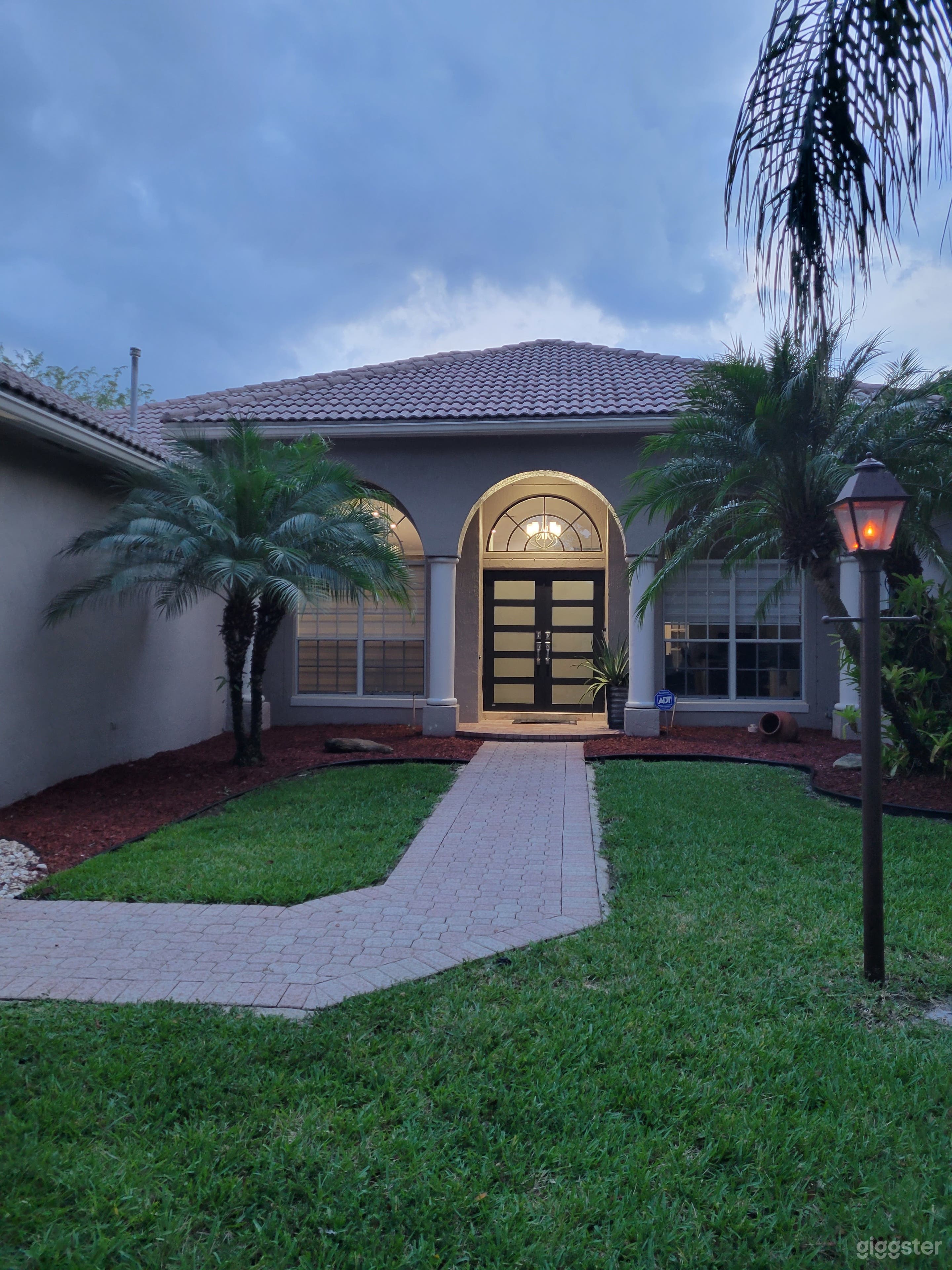 The relaxing place in Pembroke Falls Photo 2