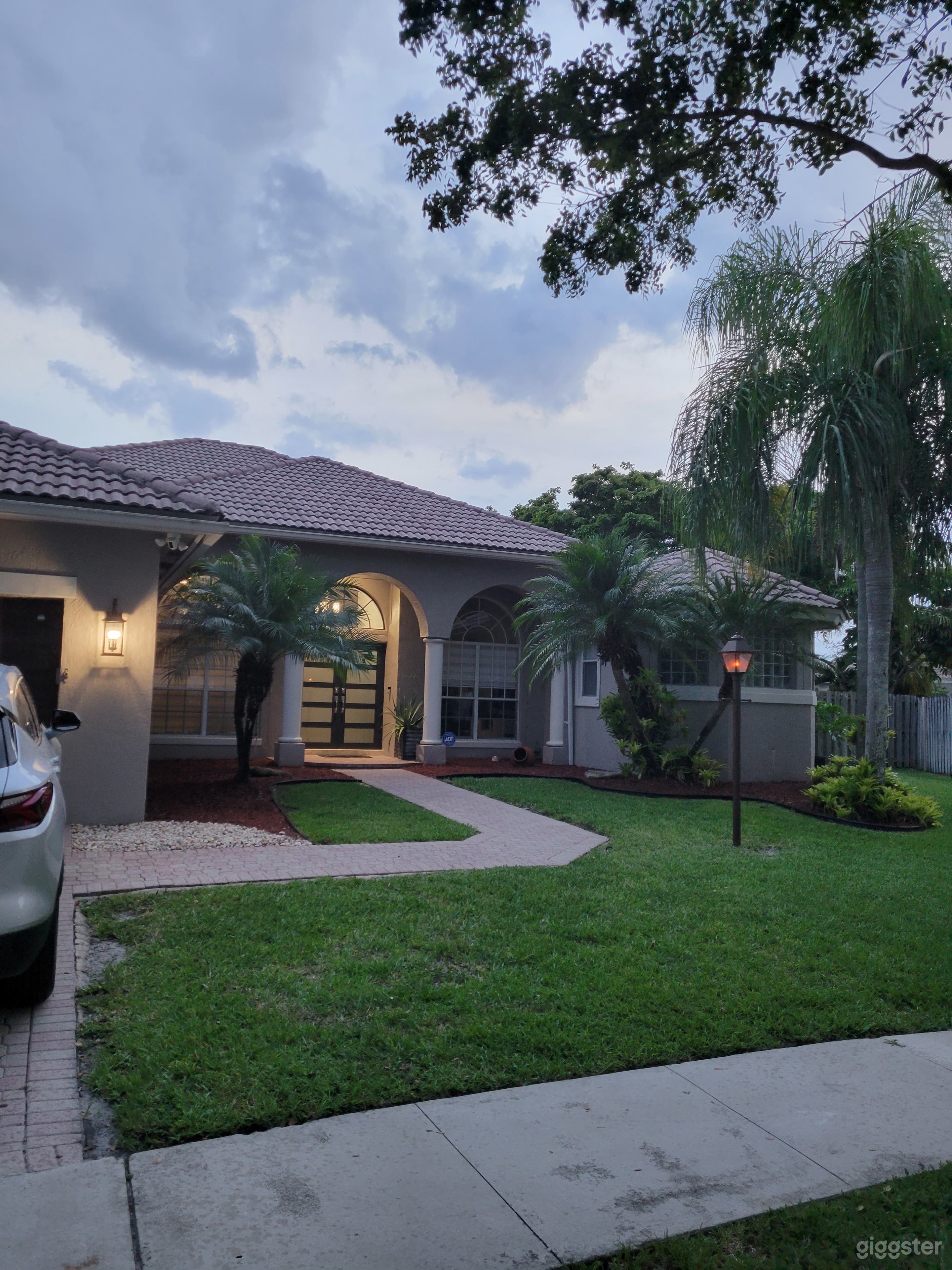 The relaxing place in Pembroke Falls Photo 4