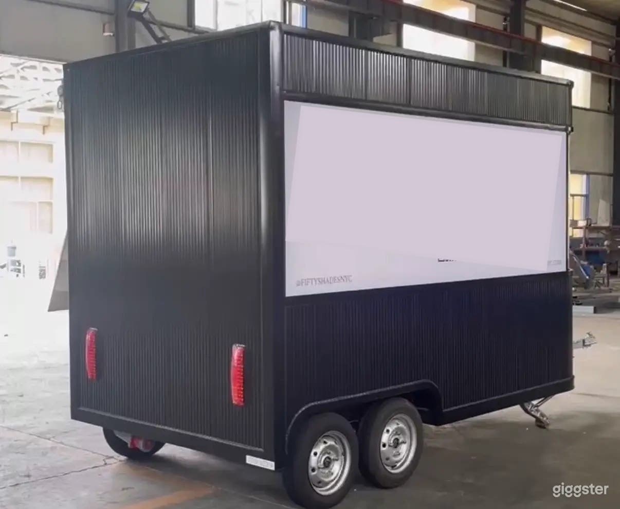 Mobile Pop-up shop Photo 4