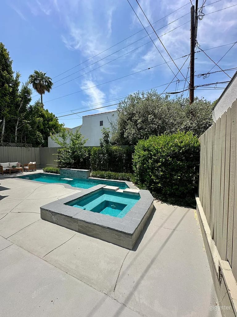  Exquisite Tudor Pool for Filming & Events 