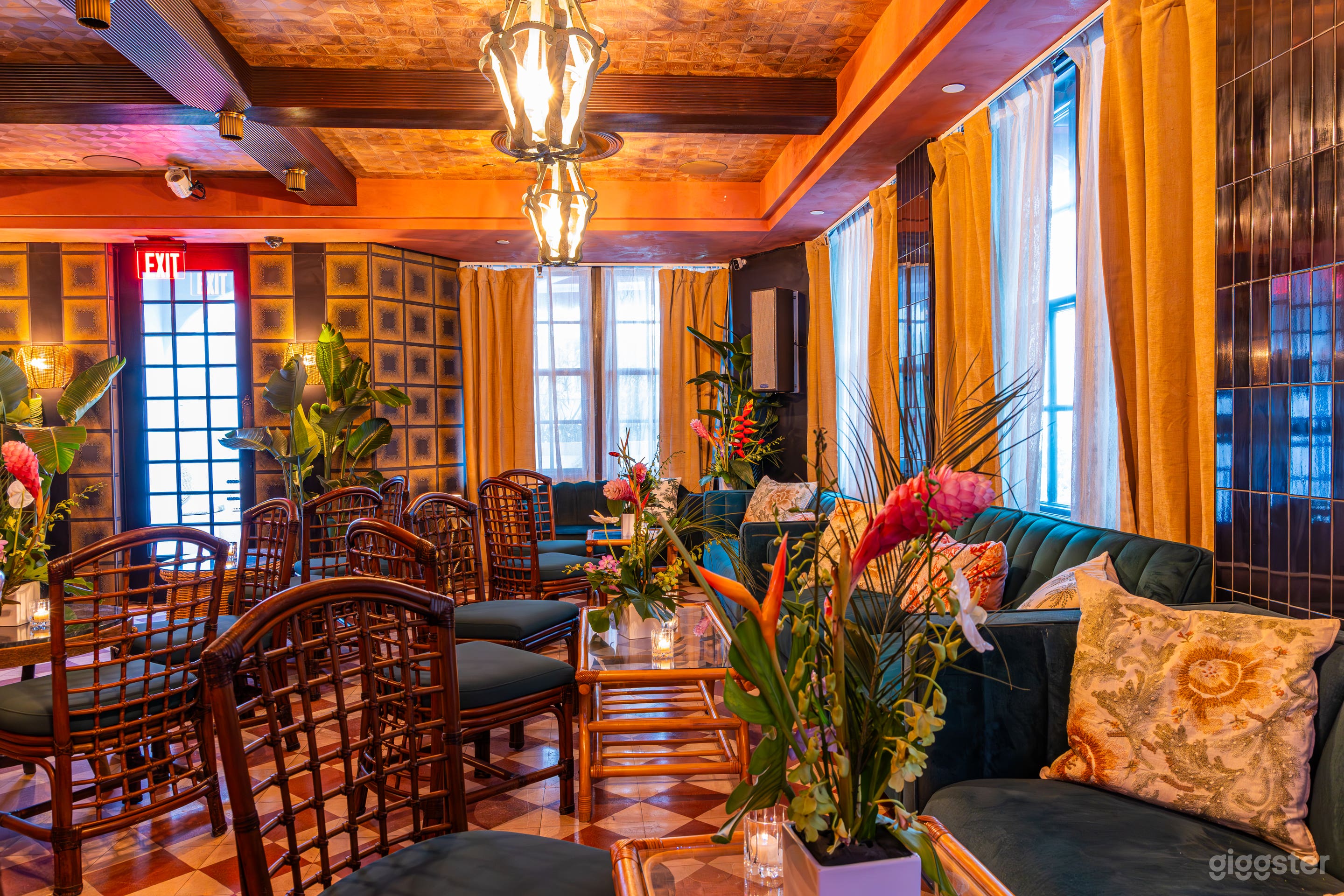 Tropical Theme - Bamboo Room Photo 4