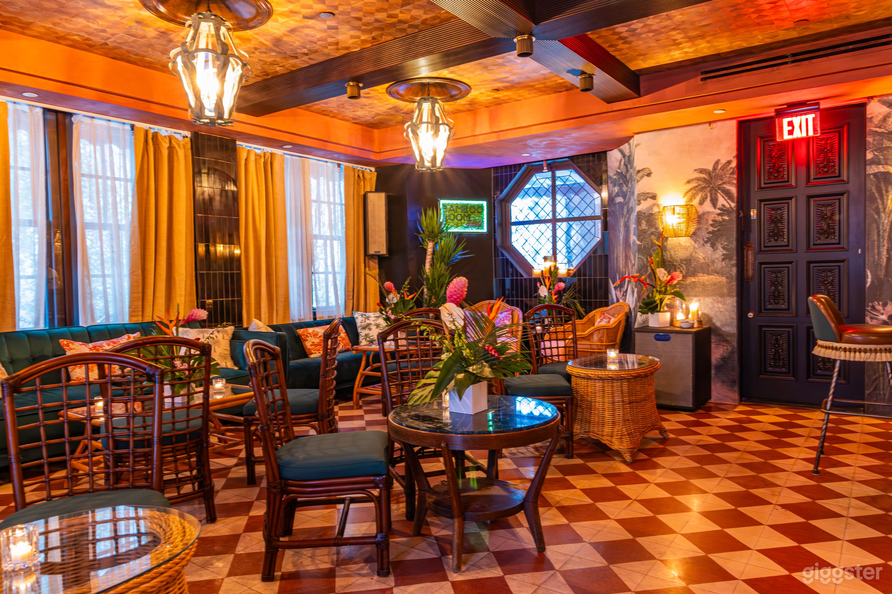 Tropical Theme - Bamboo Room Photo 2