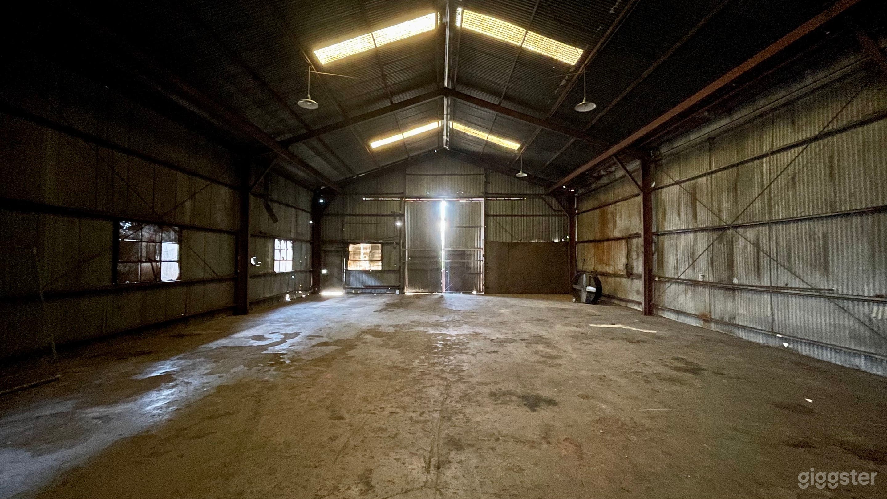 Rusted Metal Warehouse Studio (Rust Unit) Photo 2