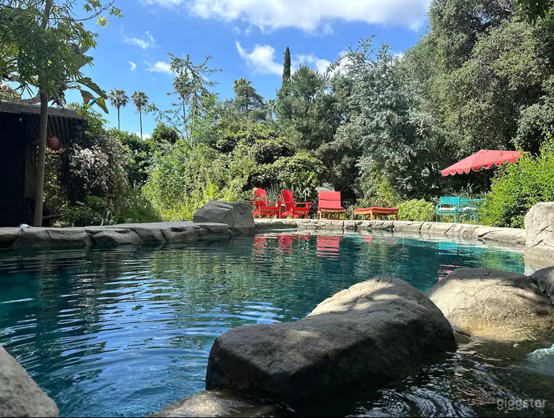 1924 Tudor Style Home With 2 House, Pool And Huge Yard Photo 3