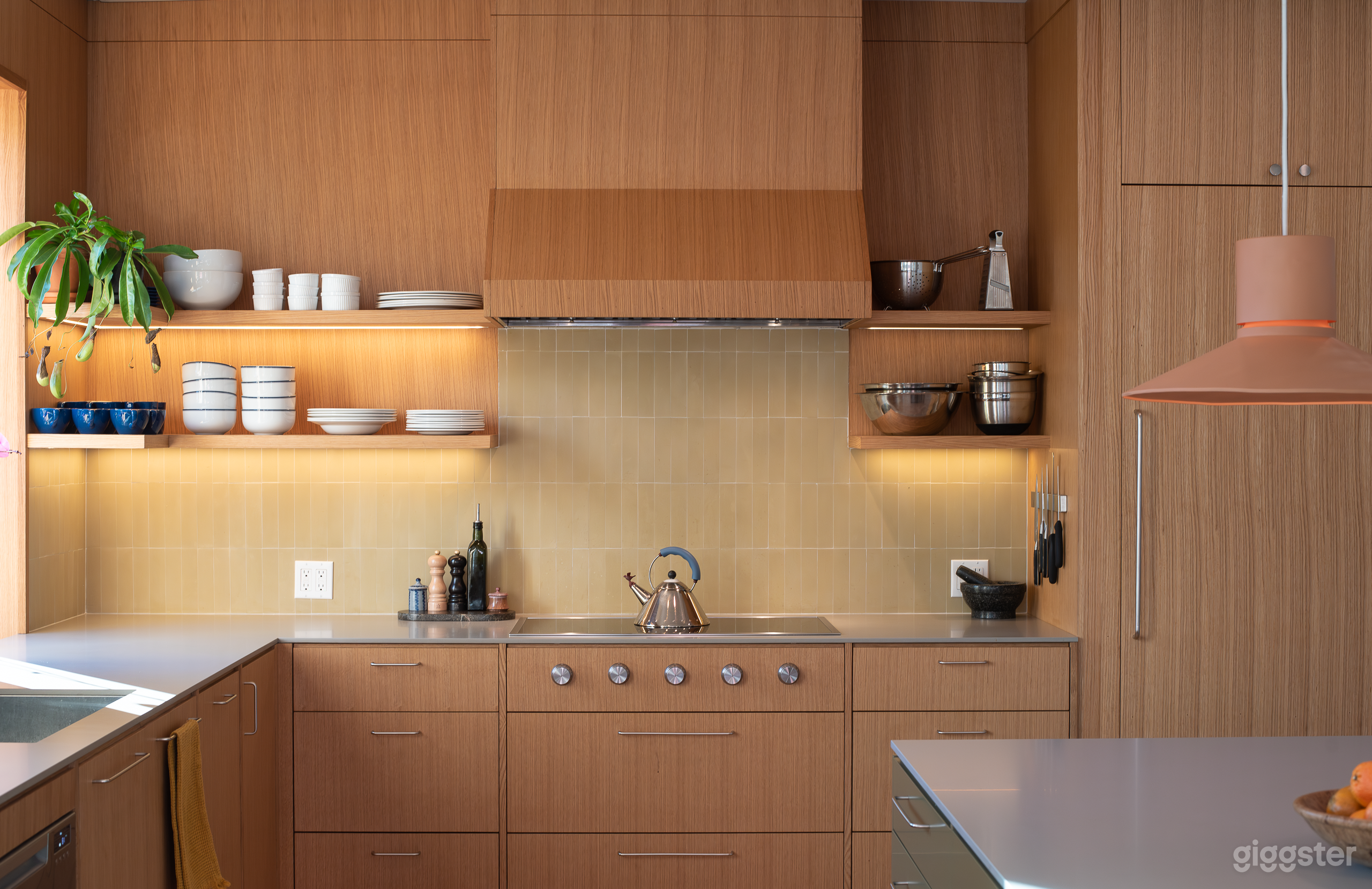 70's-inspired Home with Chef's Kitchen Photo 1