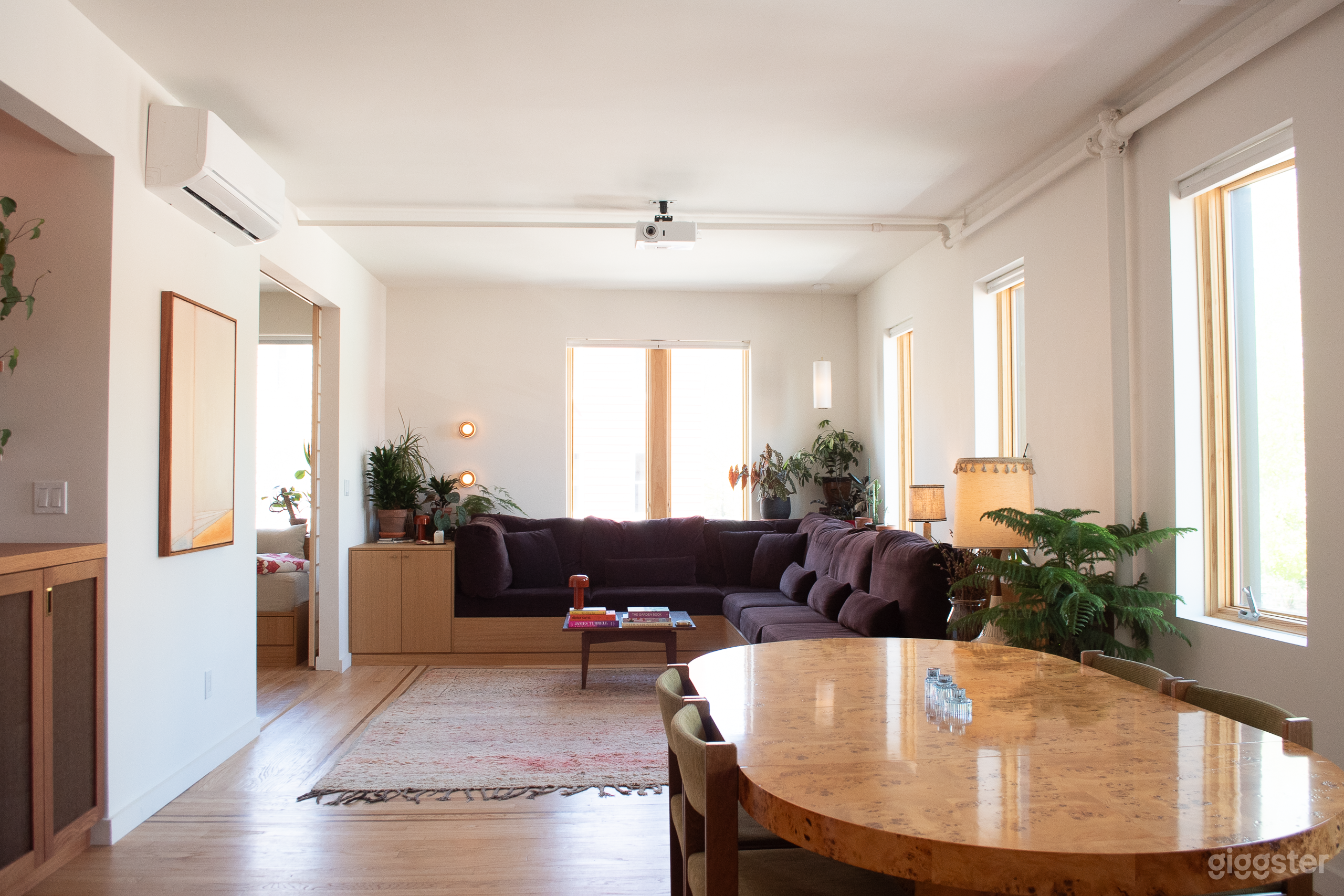 70's-inspired Home with Chef's Kitchen Photo 3