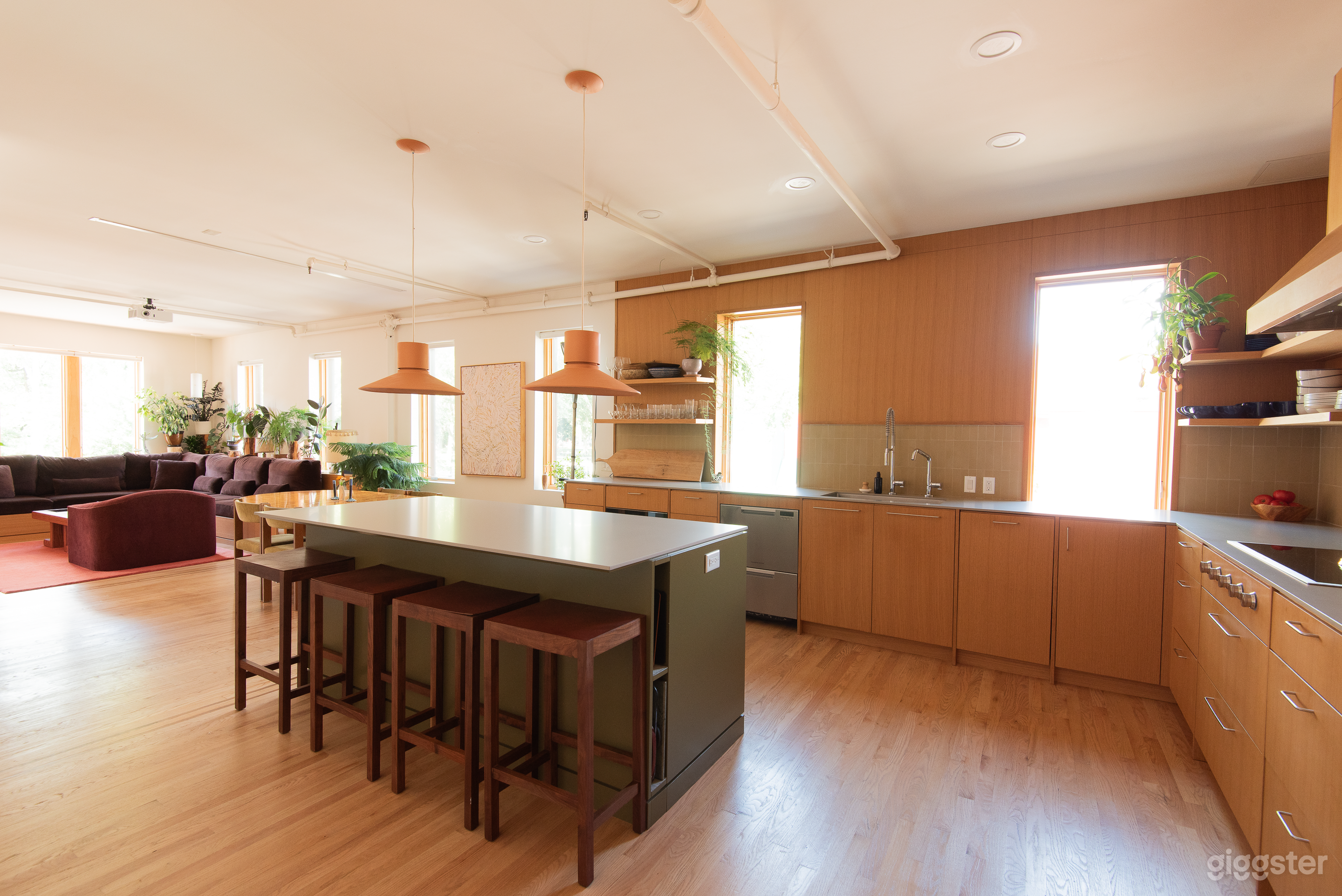 70's-inspired Home with Chef's Kitchen Photo 1