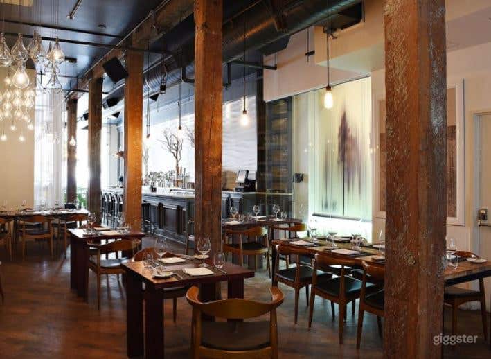 Rustic-Chic Restaurant with Exposed Brick Walls in Toronto Photo 3