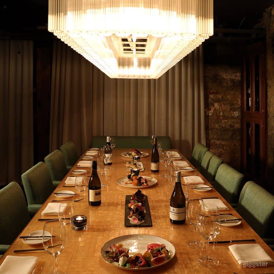 Rustic-Chic Restaurant with Exposed Brick Walls in Toronto Photo 1