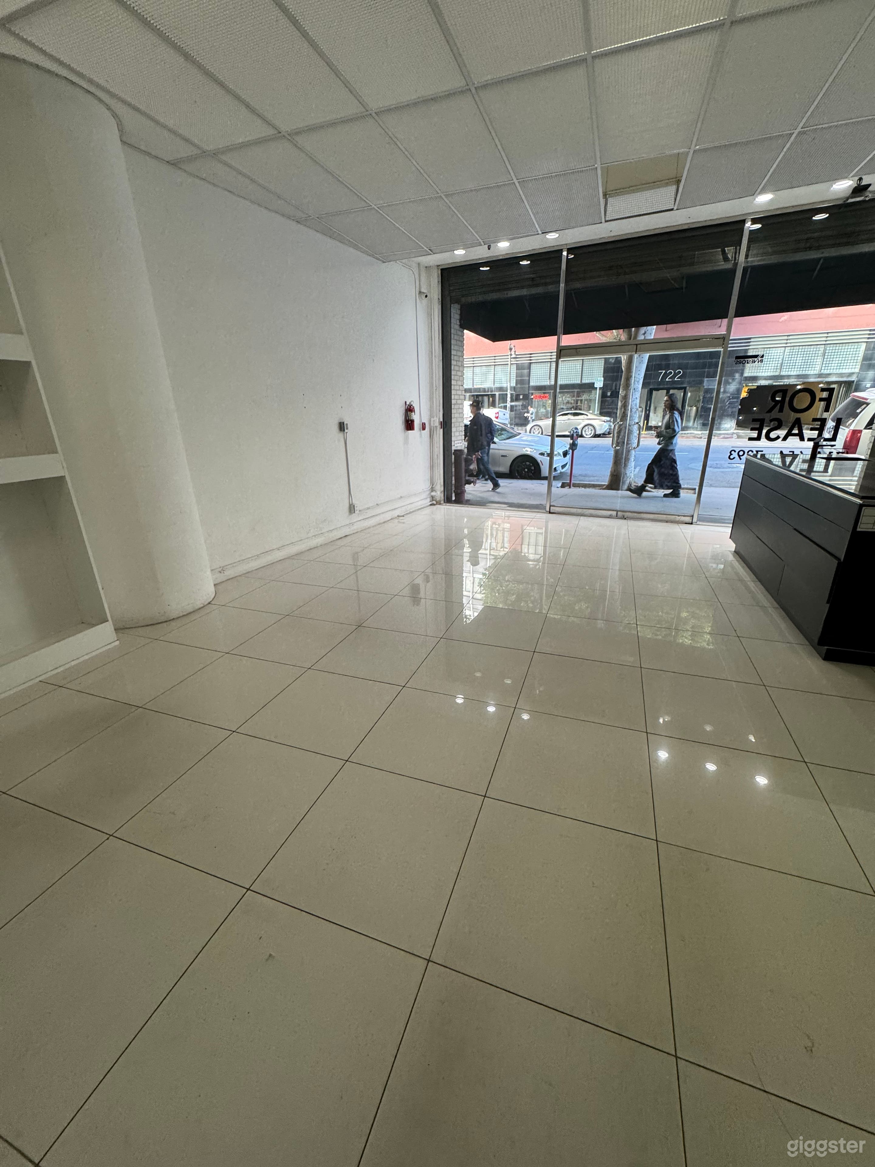 Pop Up Retail Storefront Location on LA Photo 4