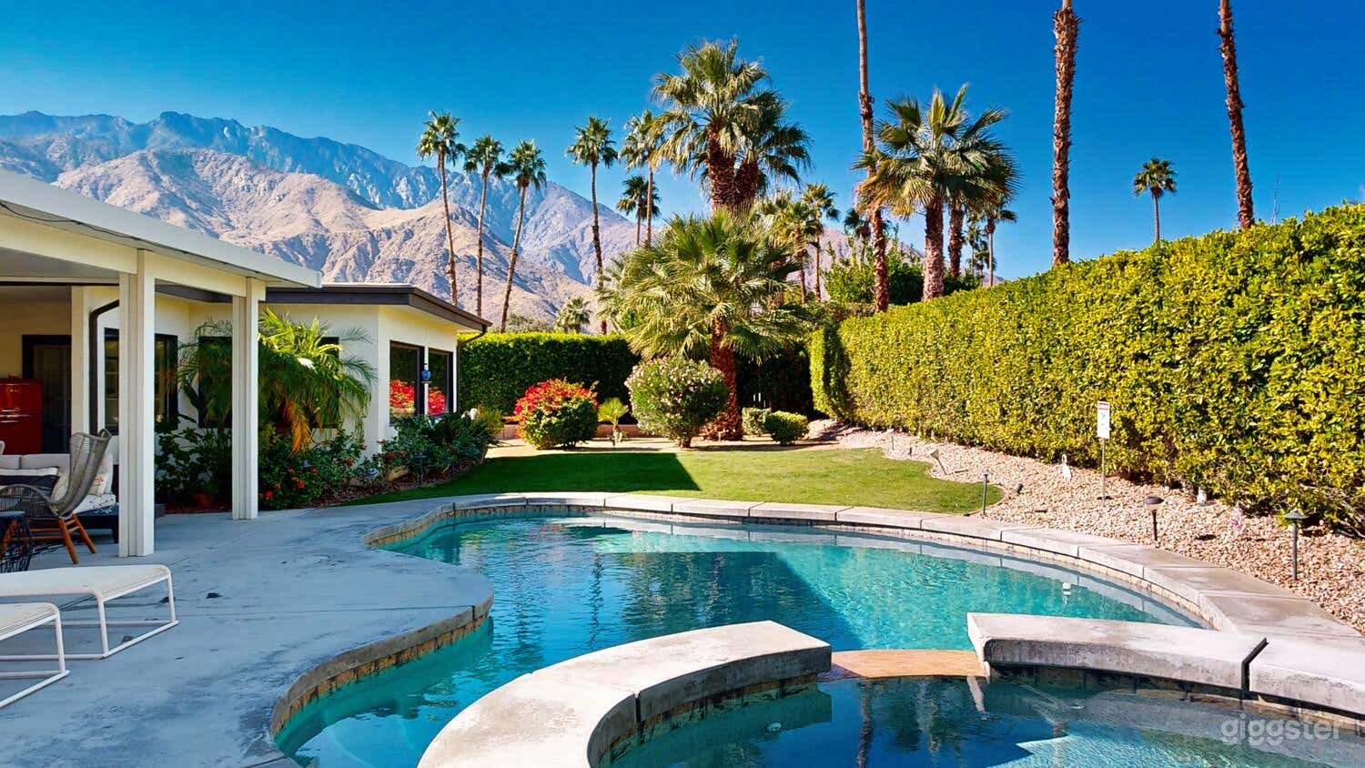 Bella Luisa | Modern Luxe Palm Springs Retreat Photo 1