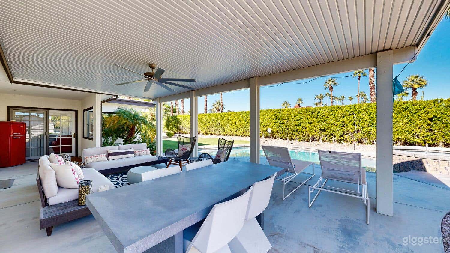 Bella Luisa | Modern Luxe Palm Springs Retreat Photo 2