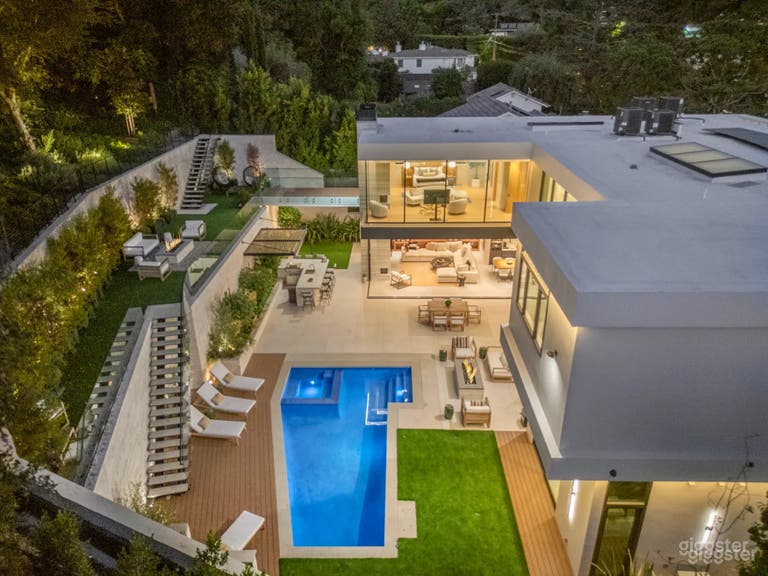  SKYLIT MODERN OASIS OUTDOOR POOL 