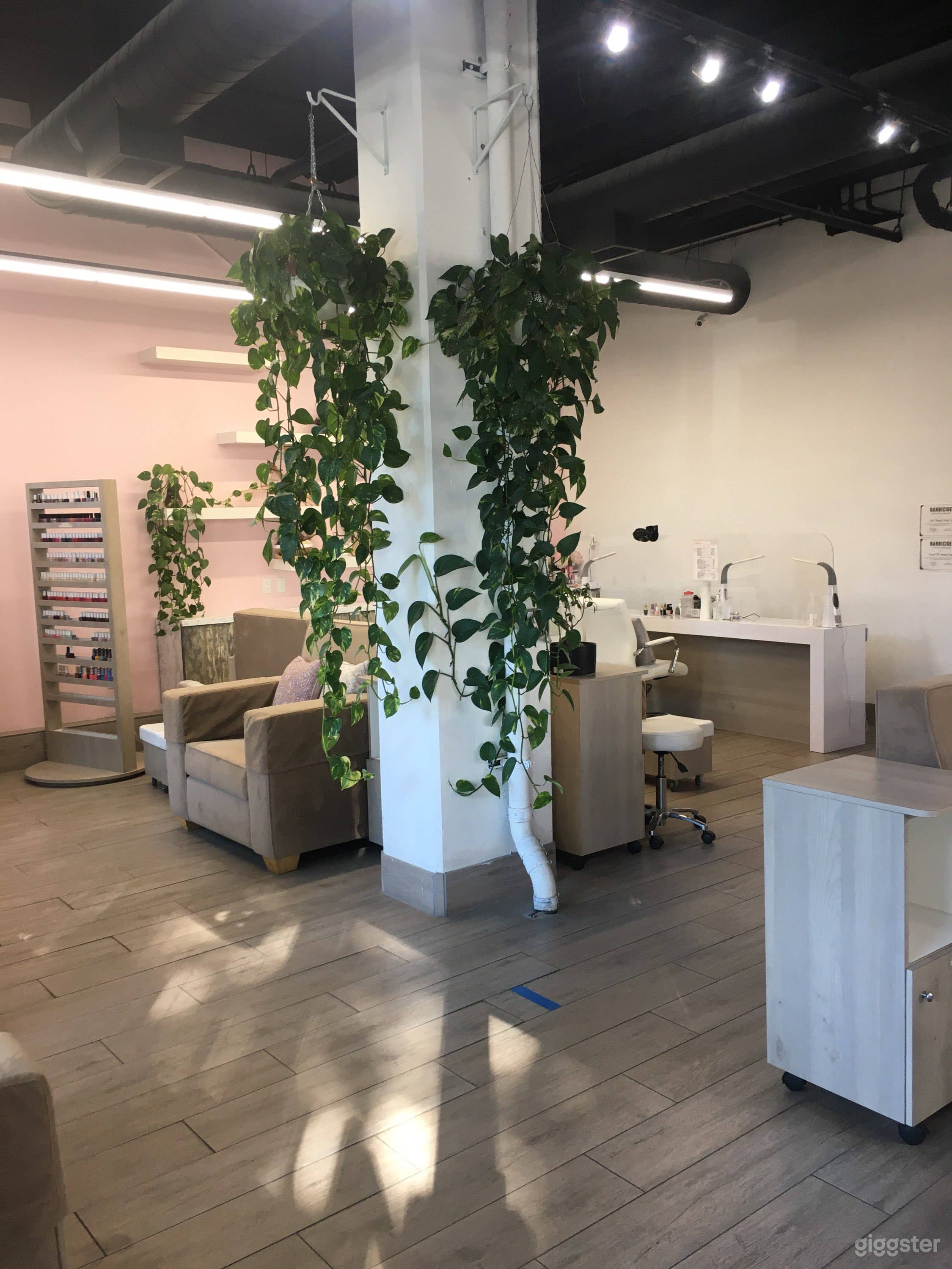 Nail salon in Santa Monica  Photo 2