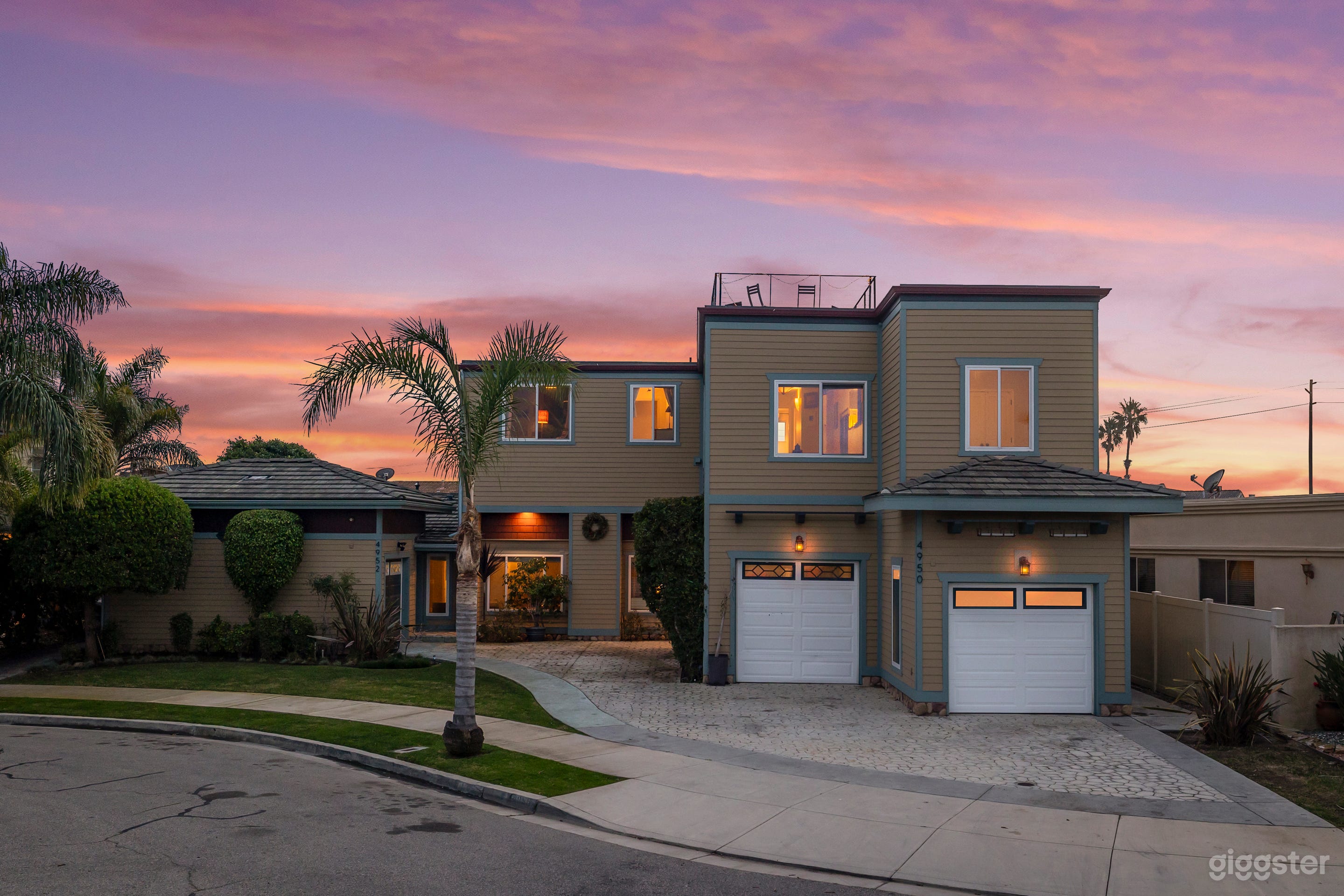 Gorgeous 3 Bedroom Beach House Photo 1