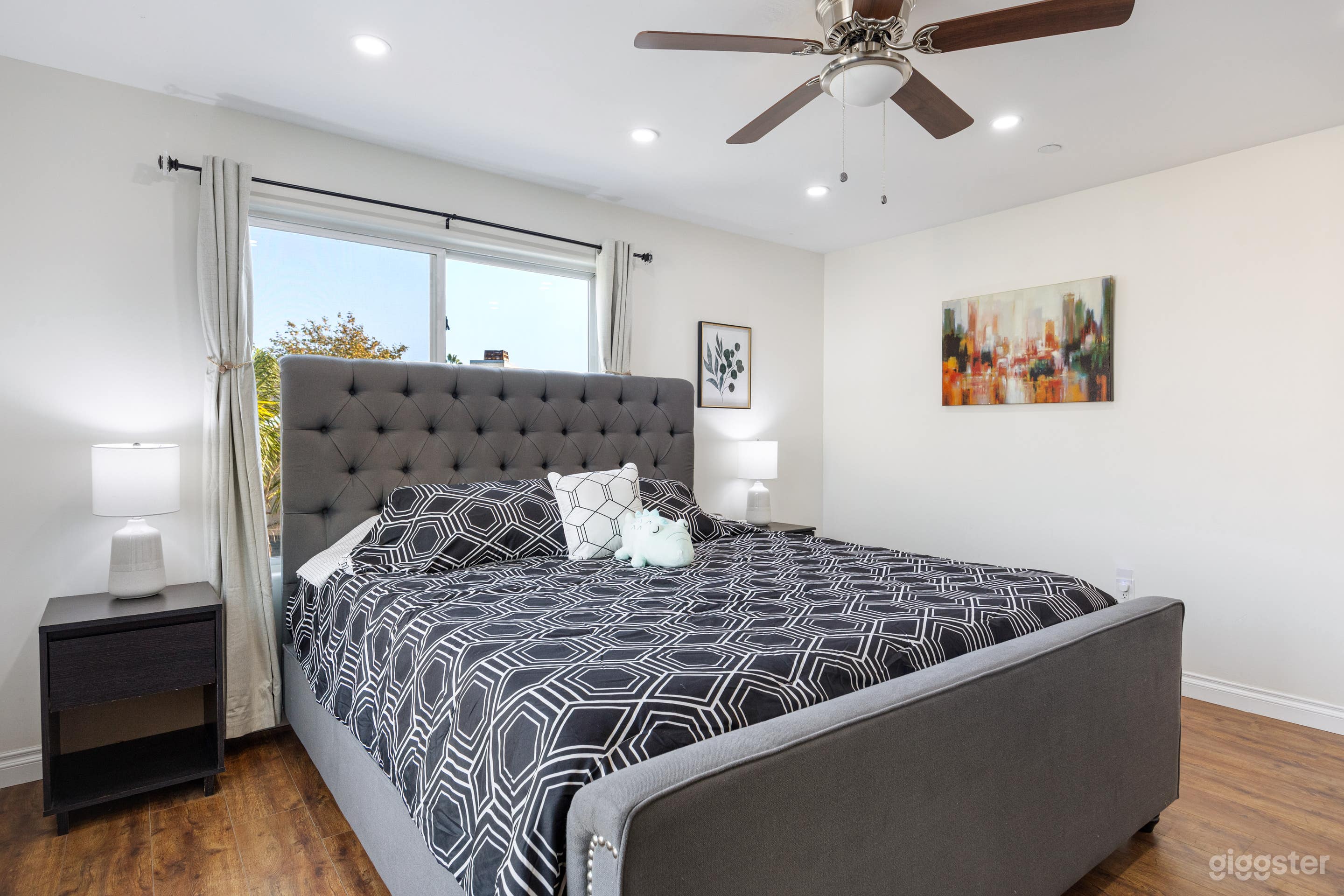 Gorgeous 3 Bedroom Beach House Photo 4
