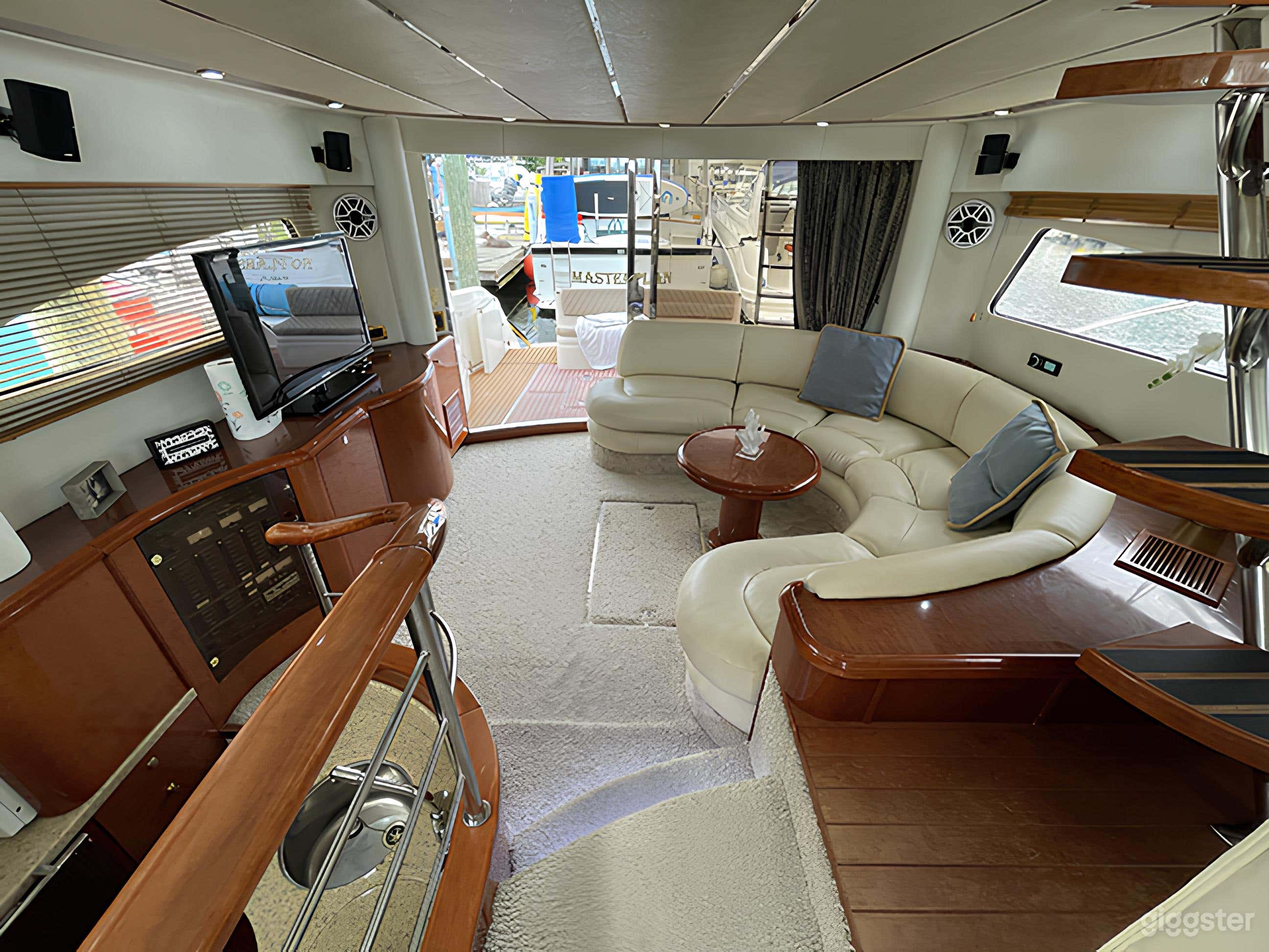 60ft Italian Luxury Yacht (Mio &amp; Tuyo) Photo 3