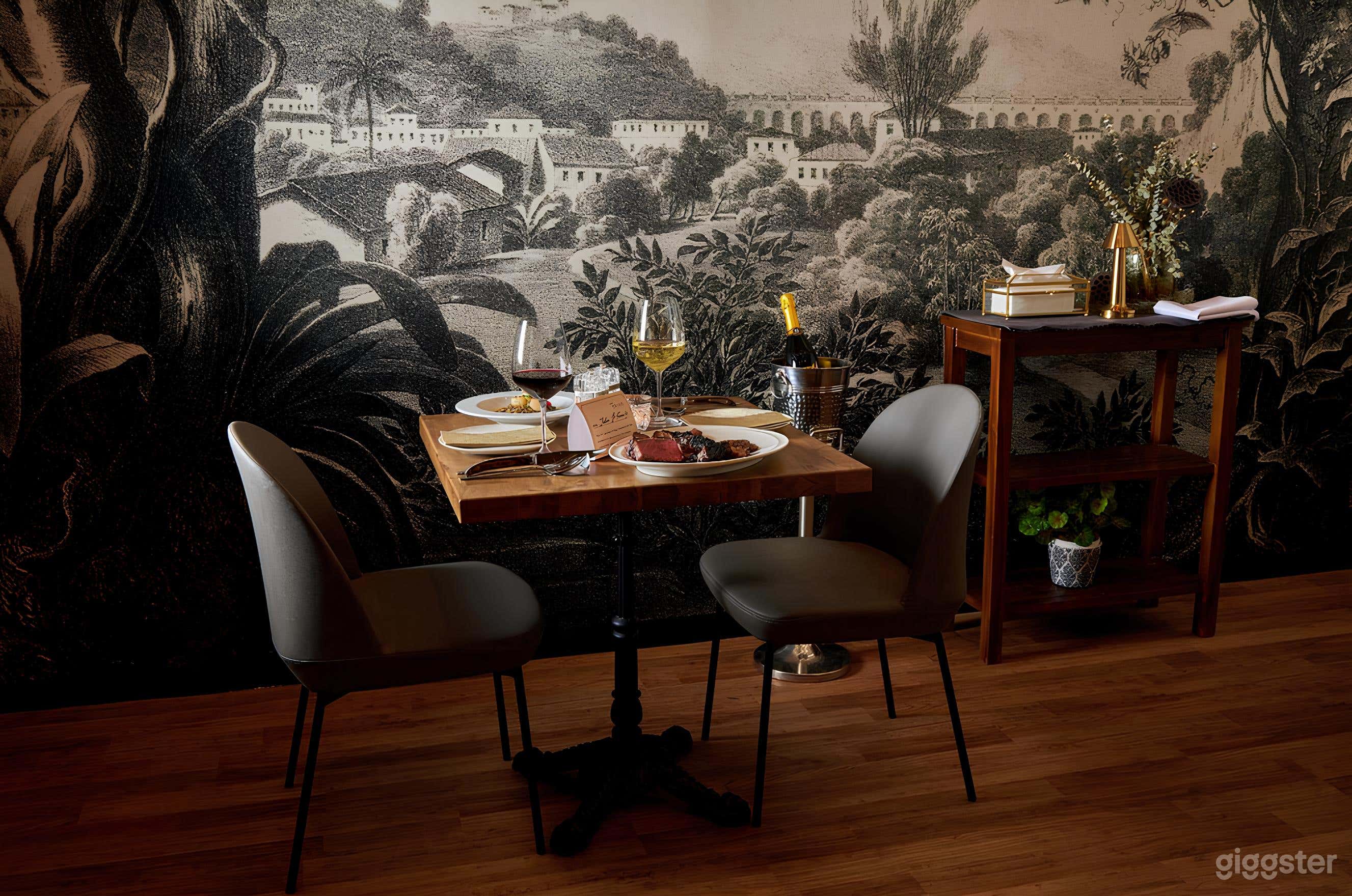 Moody, romantic steakhouse in Central Singapore. Photo 3