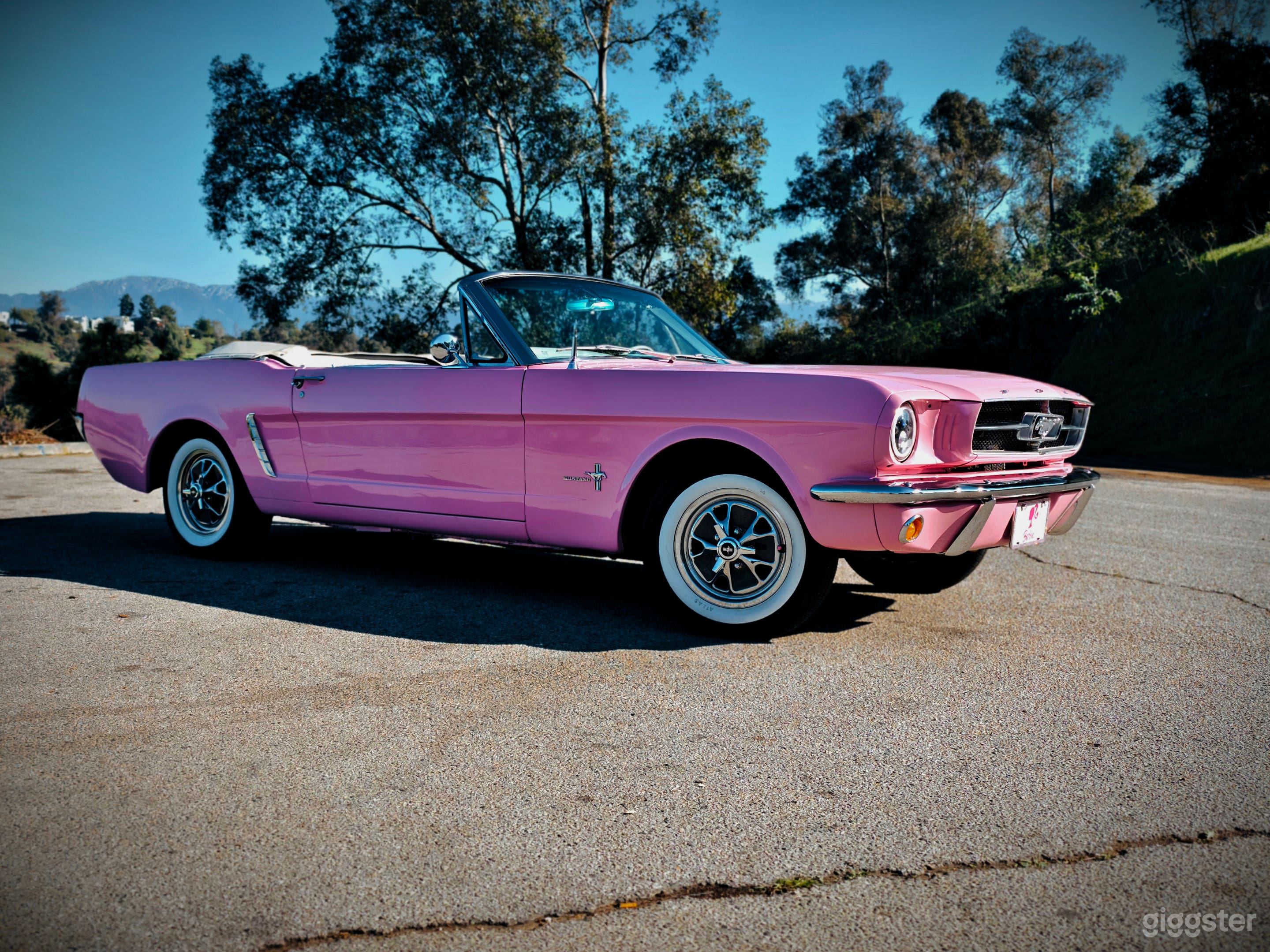 #76,169 Barbie Pink Mustang 1965 Classic Automatic Photo 2
