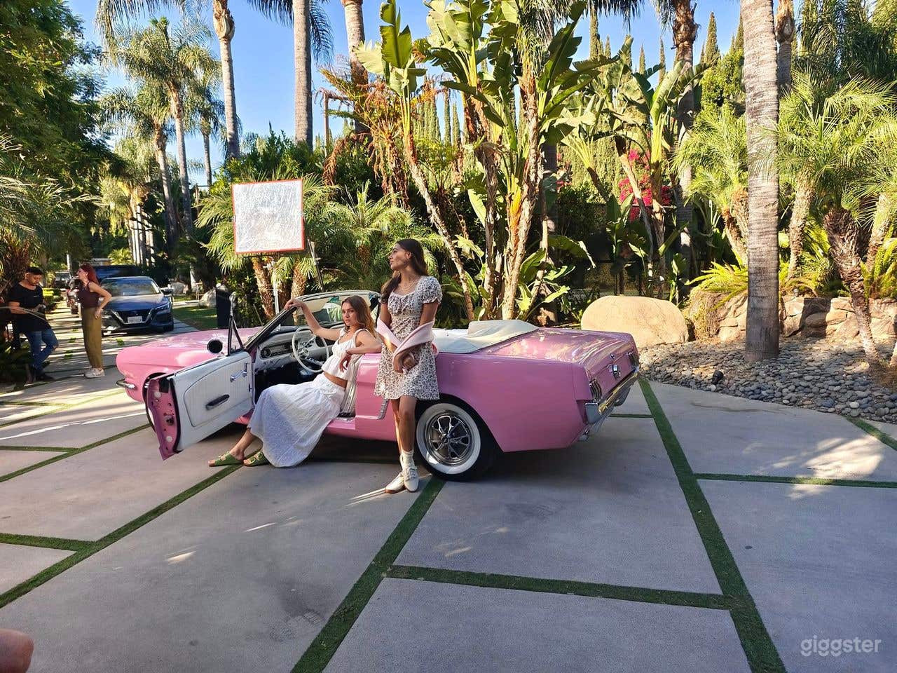 #76,169 Barbie Pink Mustang 1965 Classic Automatic Photo 3