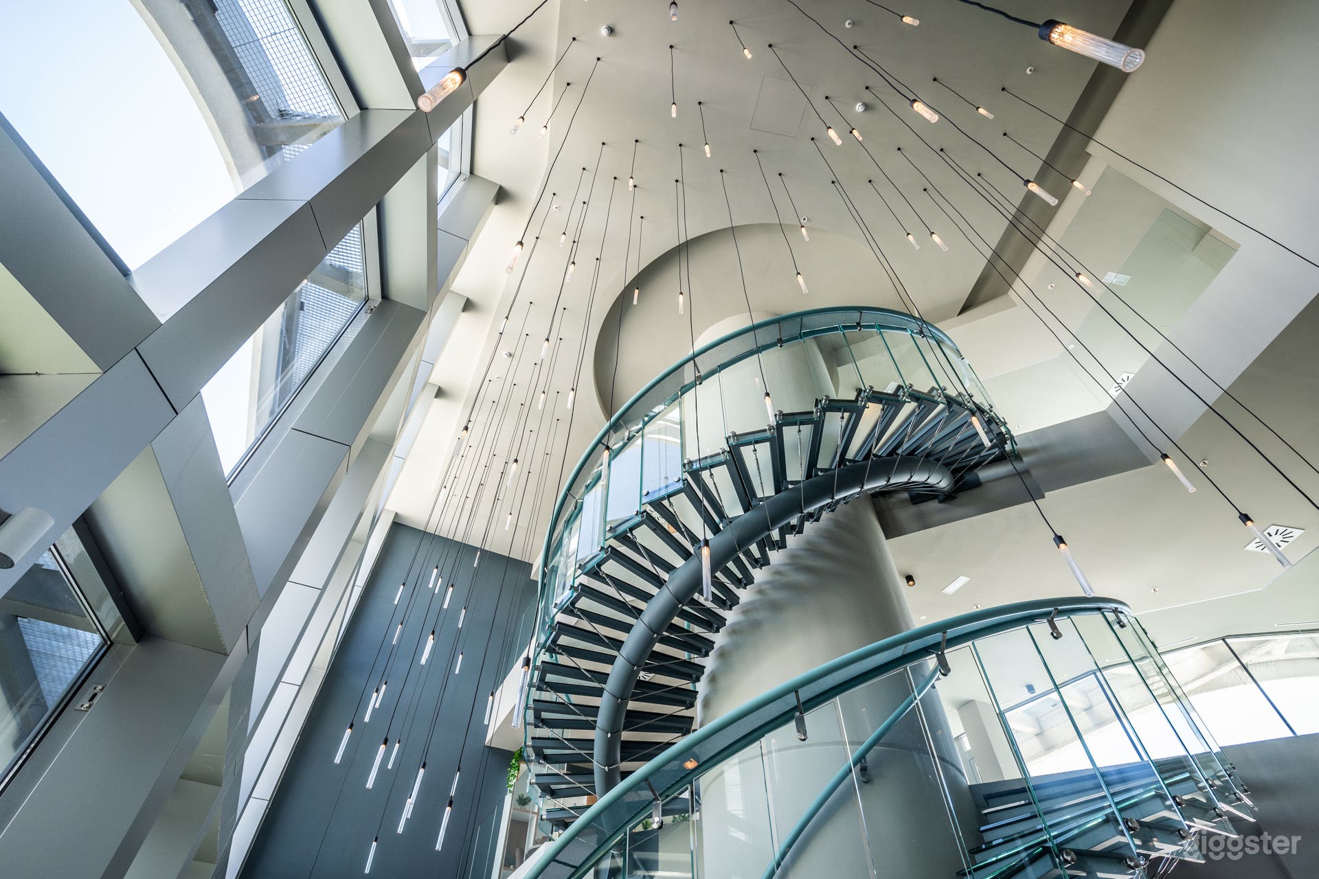 Fully Furnished Studios with Numerous Facilities (Madrid) Photo 4