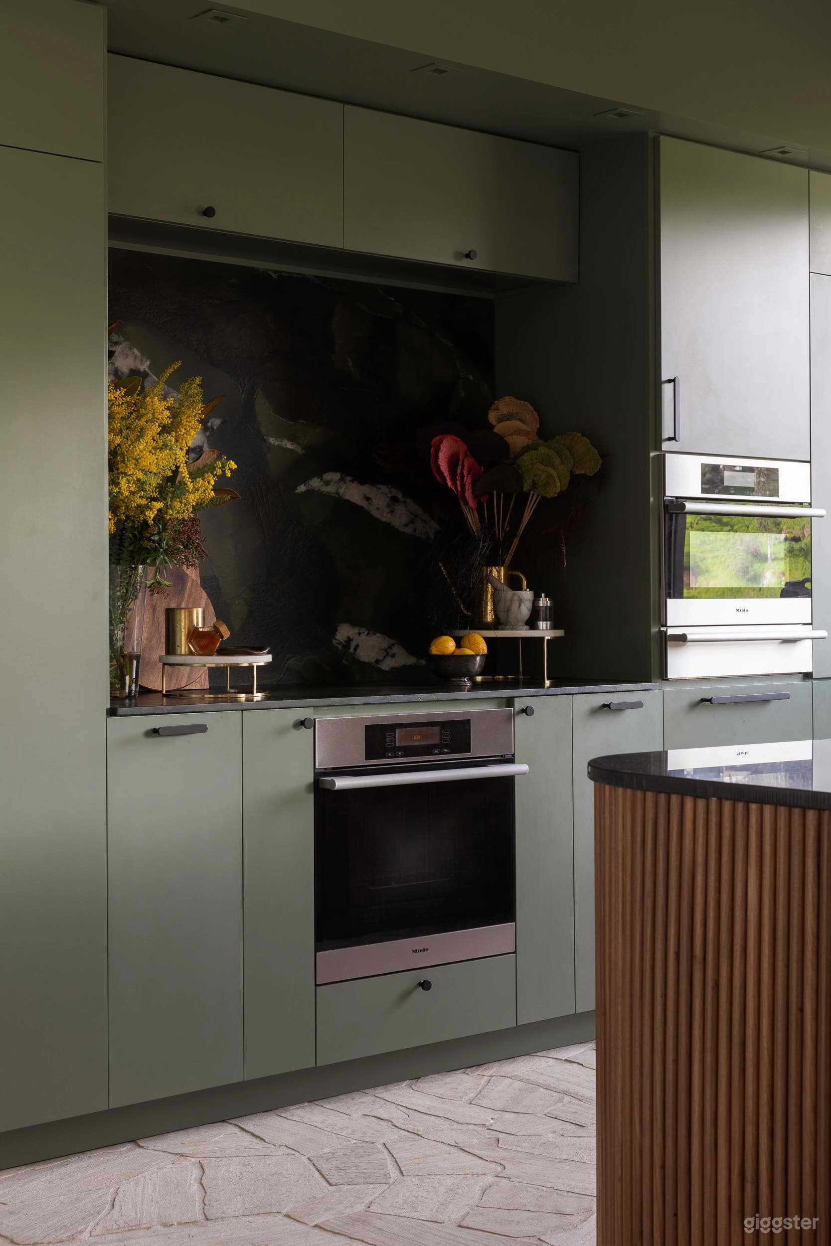 Laurel Canyon Sanctuary With Views and Design Photo 4