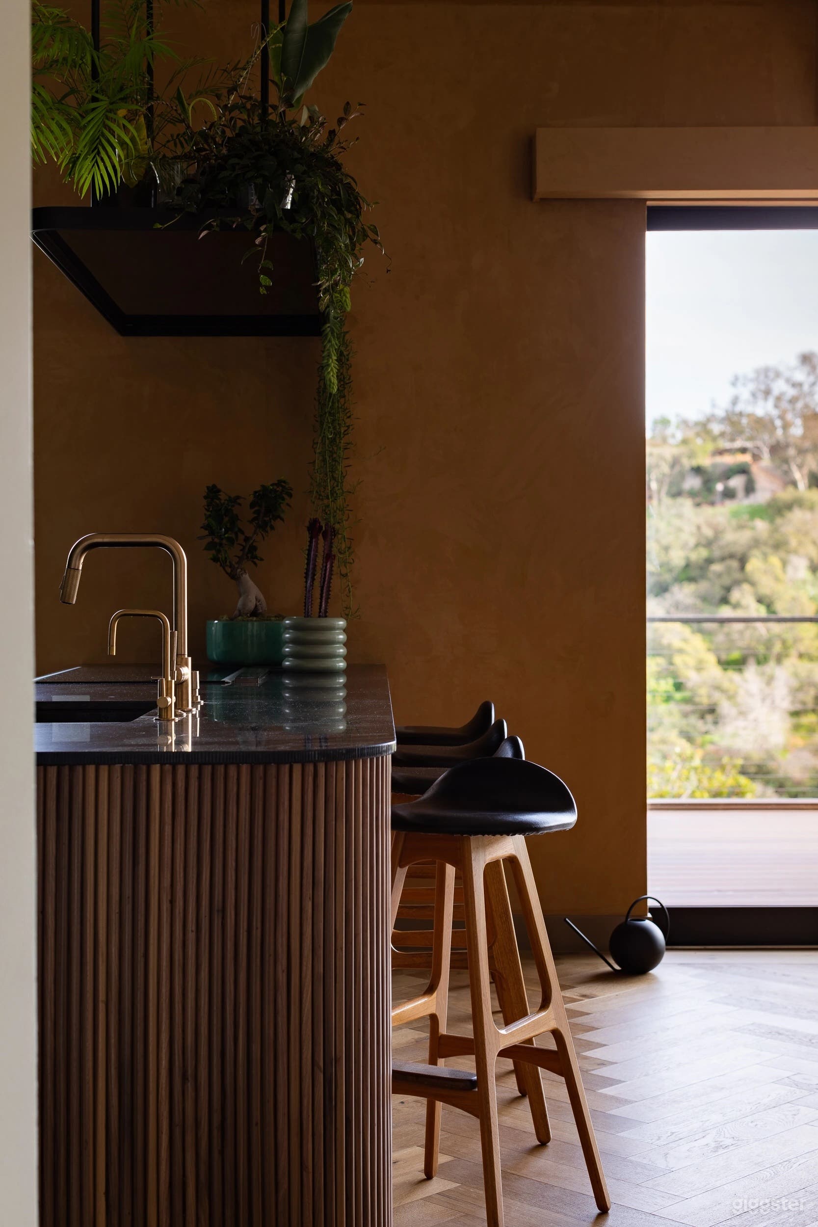 Laurel Canyon Sanctuary With Views and Design Photo 3